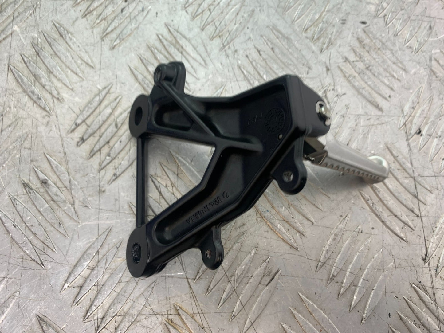 DUCATI 1198 S FRONT LEFT HANGER AND PEG YEAR 2009-2011 (CMB1219)