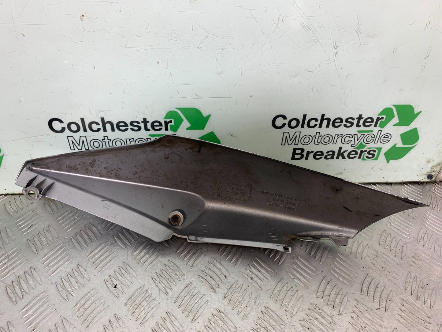 HONDA CBF600 CBF 600 LEFT SEAT PANEL YEAR 2004-07 (CMB1305)