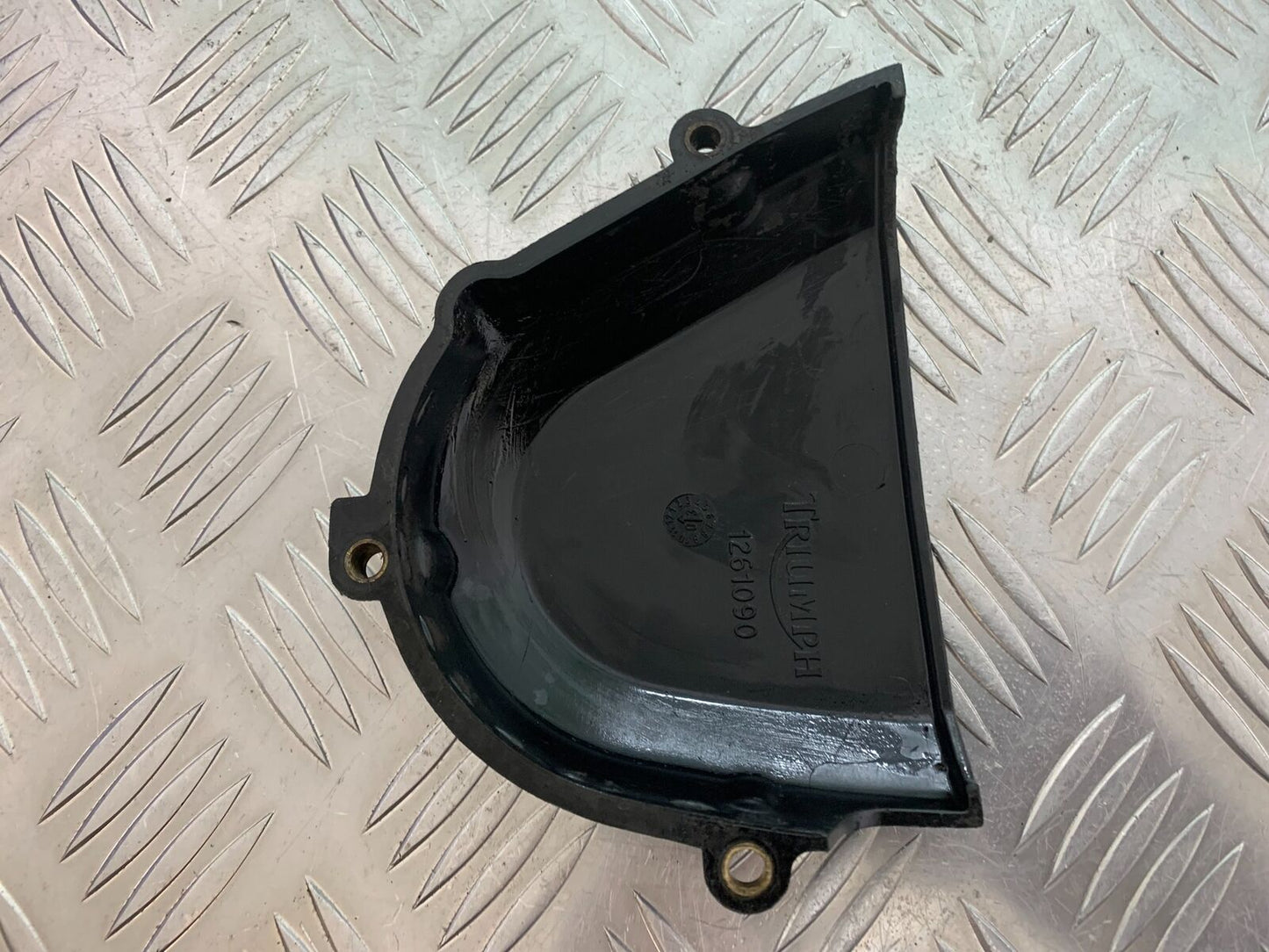 TRIUMPH 600 DAYTONA SPROCKET COVER YEAR 2003-2006 (STOCK 999)
