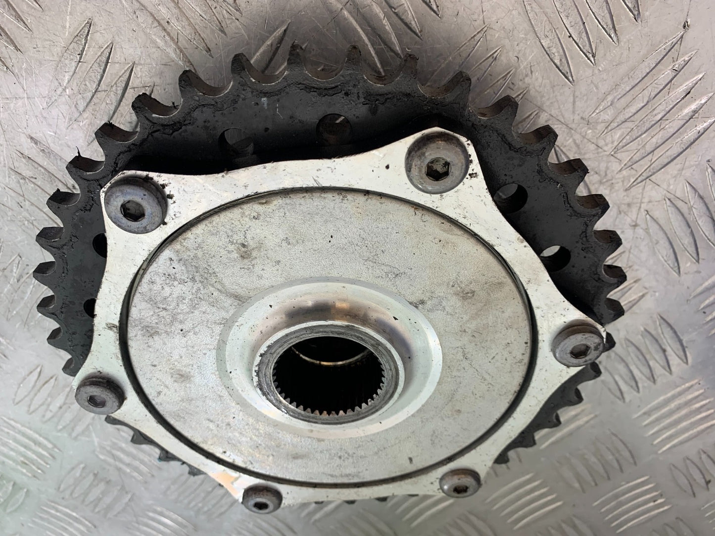 TRIUMPH 1050 SPRINT ST SPROCKET CARRIER 2003-2011 (CMB1285)