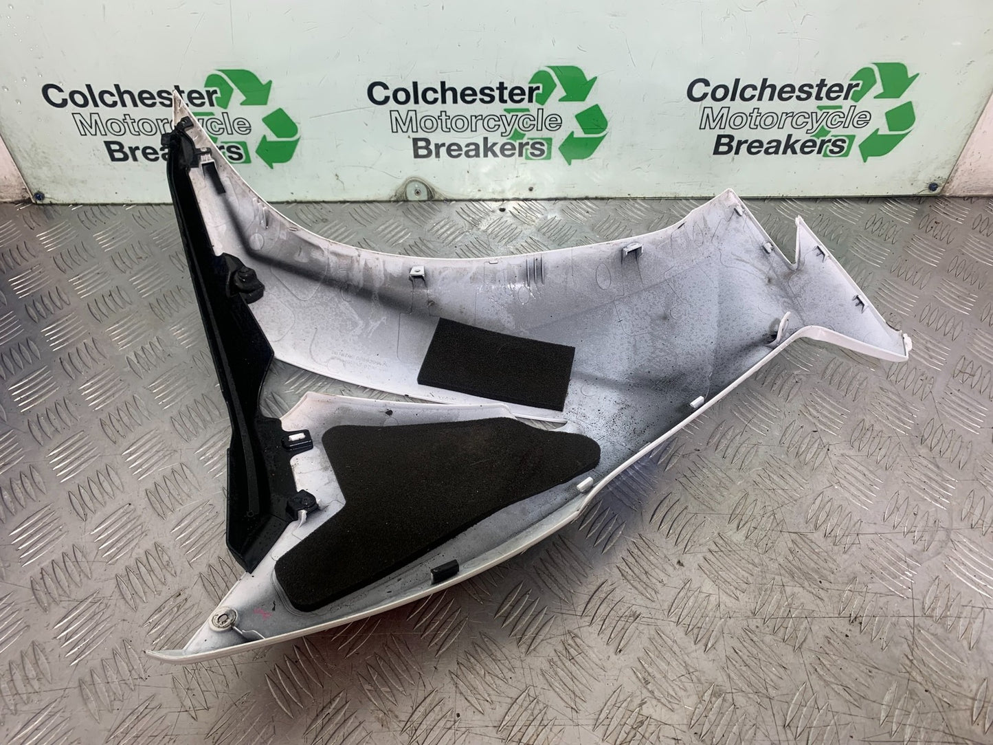 HONDA CBR1000 rr FIREBLADE RIGHT FAIRING PANEL YEAR 2012-2016 (CMB1198)