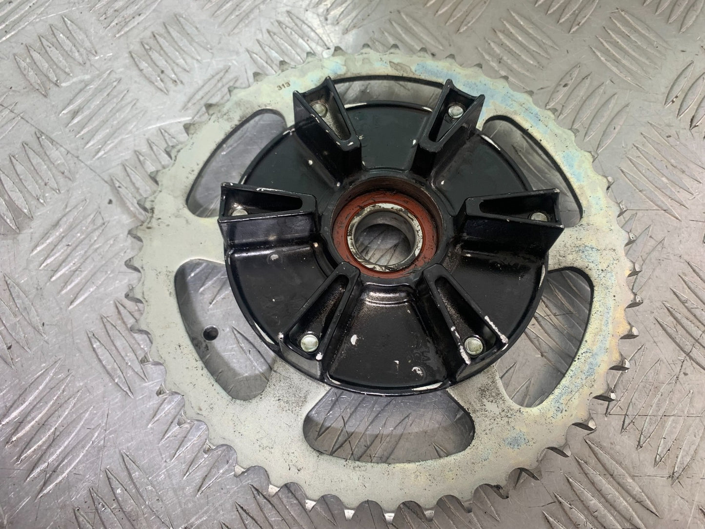 YAMAHA YZF R1 14 B BIG BANG REAR SPROCKET CARRIER 2009-14 (CMB1175)
