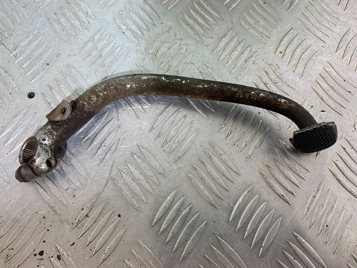 HONDA CX500 CX 500 REAR BRAKE PEDAL YEAR 1980 (CMB1131)
