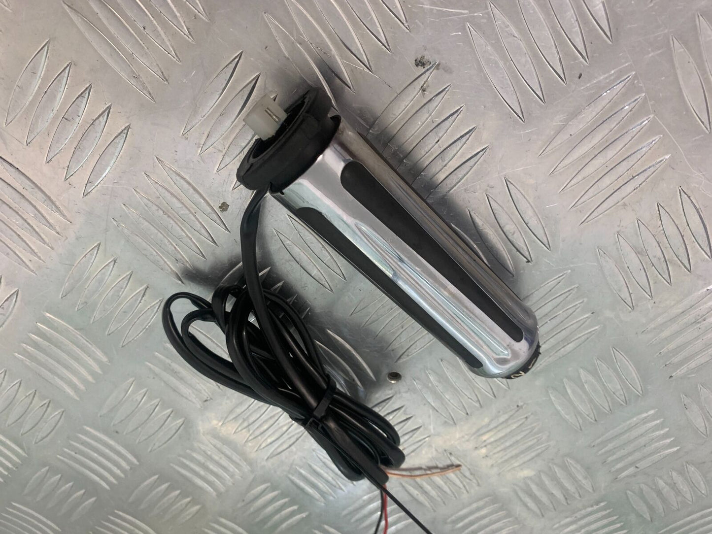 HARLEY DAVIDSON 1690 FLSTC HERITAGE STC 1 X HEATED GRIP 2012 (STOCK 972)