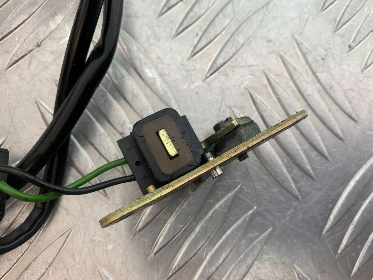 SUZUKI RF900 RF 900 IGNITION PICK UP YEAR 1999-1999 (CMB 1020)