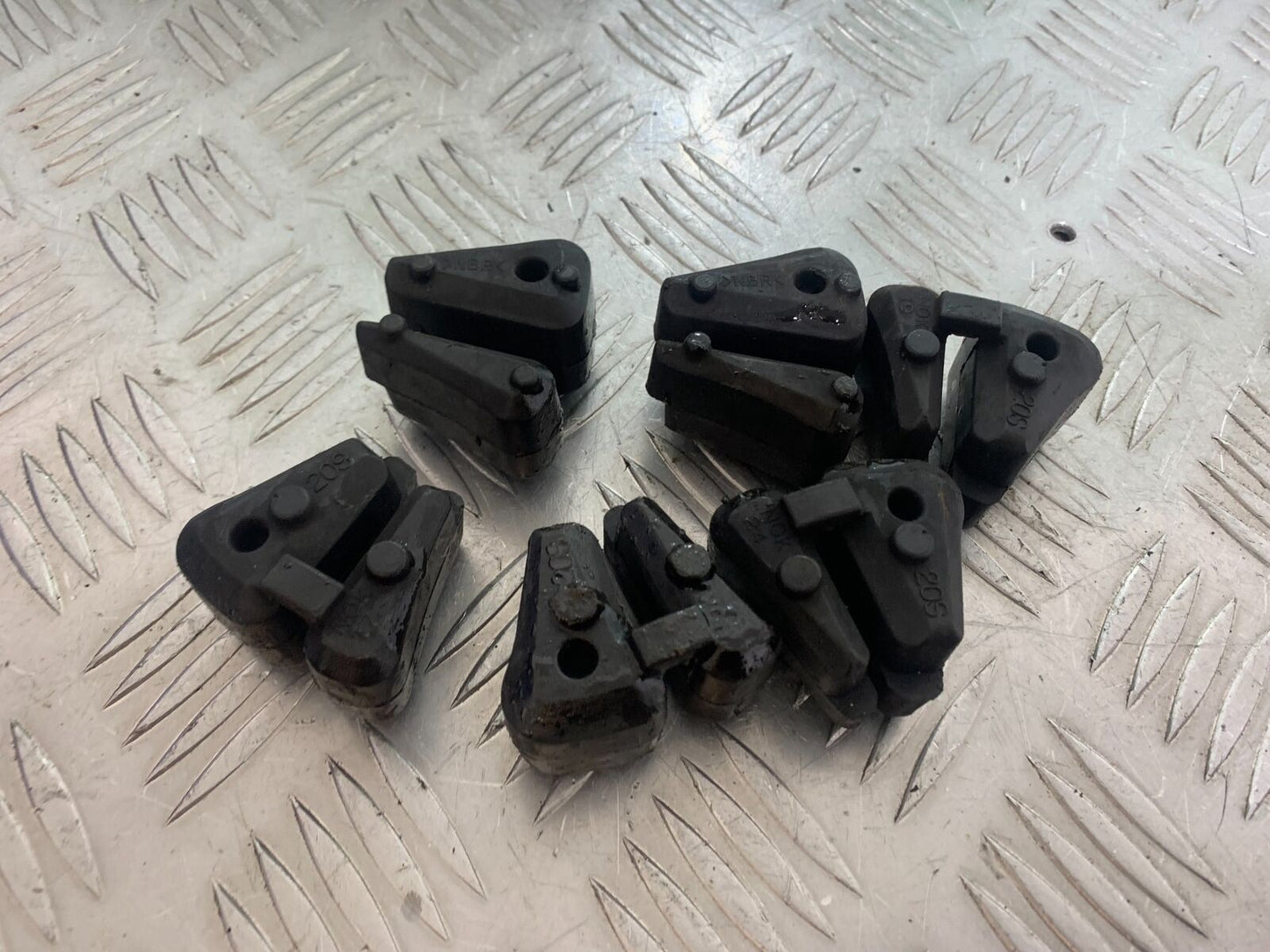 YAMAHA XJ6 XJ6-S CUSH DRIVE RUBBERS YEAR 2009-2015 (CMB1070)