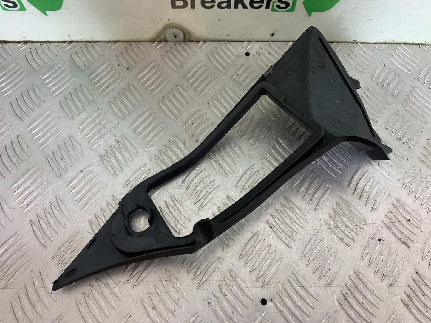 TRIUMPH 1050 SPRINT ST RIGHT TOP FAIRING INFILL PANEL 2003-2011 (CMB1285)