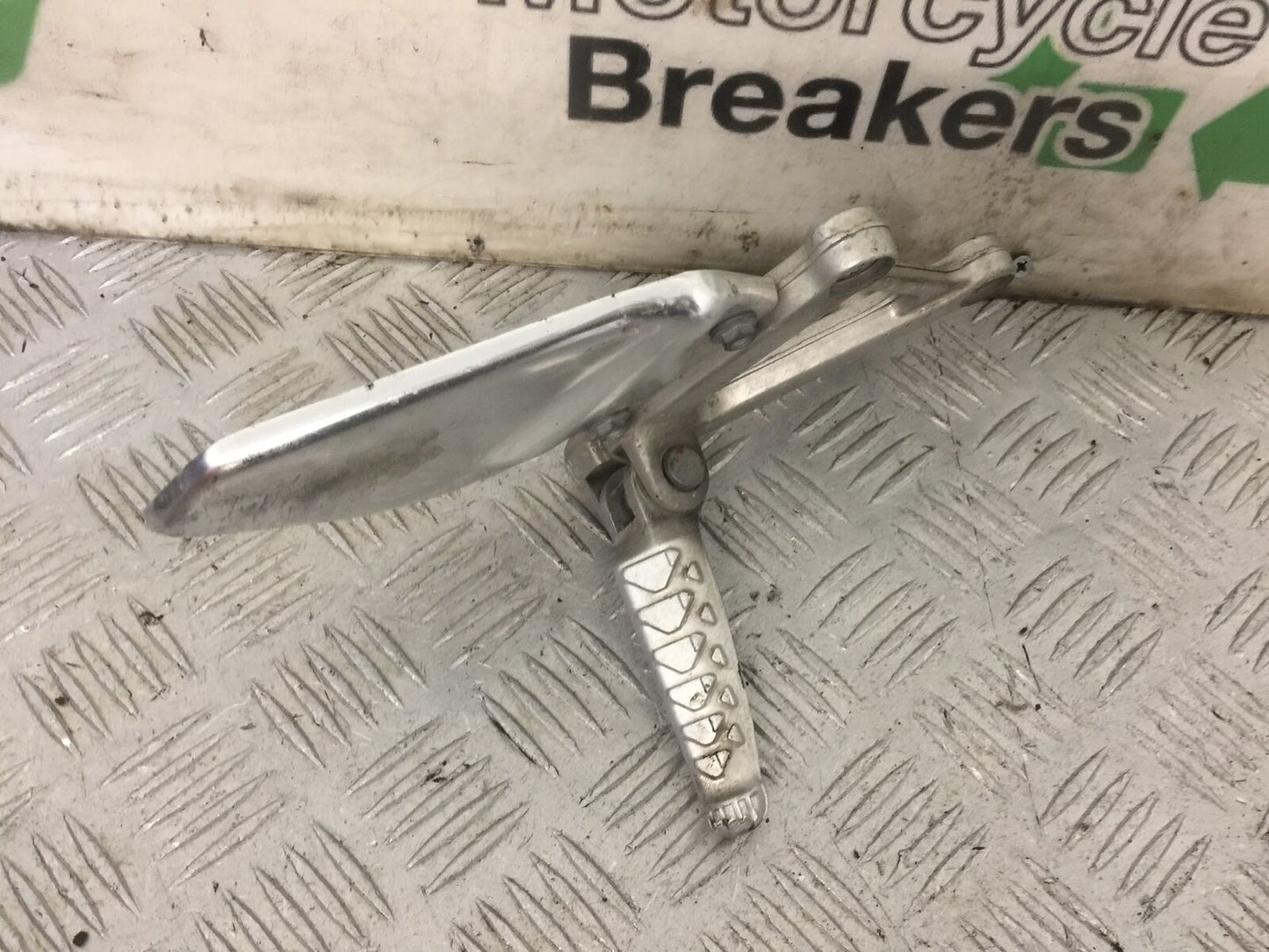 APRILIA RSV1000 RSV 1000 MILLE FRONT RIGHT HANGER & PEG YEAR 2002 (STOCK 855)