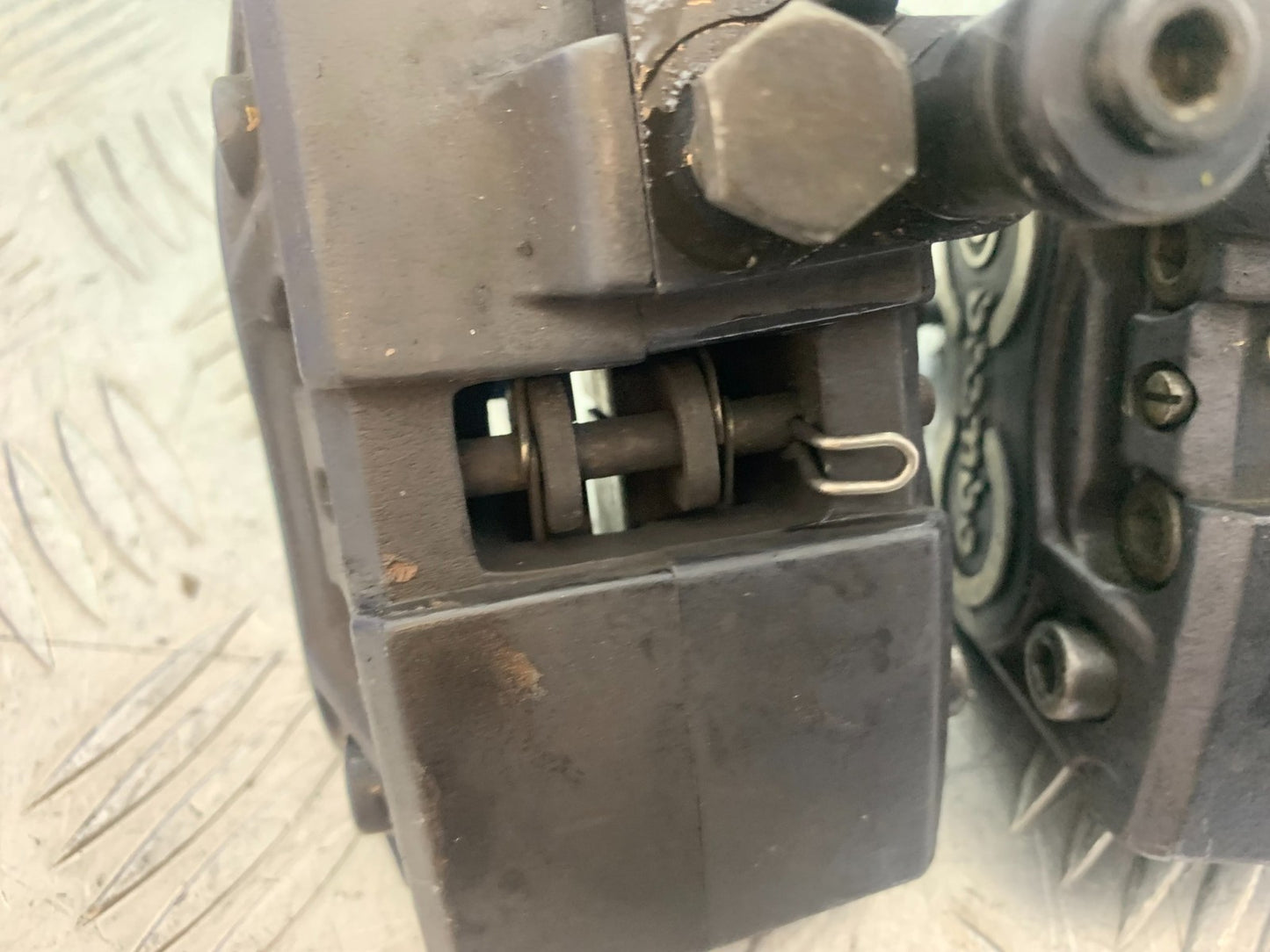 BMW R850 R R850R FRONT BRAKE CALIPERS YEAR 1994-2002 (CMB1170)