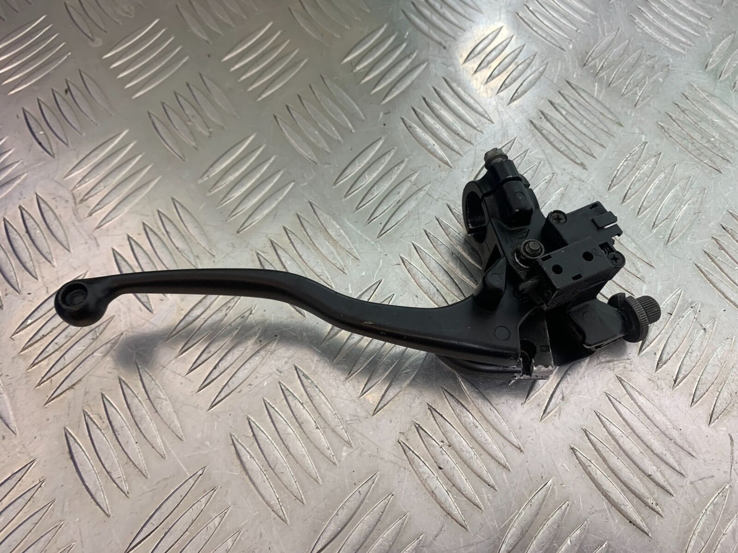 KAWASAKI ER6 N CLUTCH LEVER AND BRACKET YEAR 2005-2008 (CMB1034)