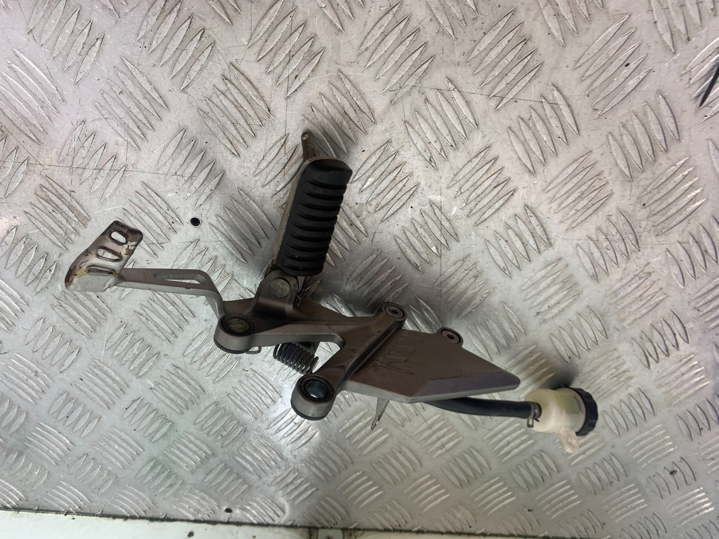 KAWASAKI Z125 Z 125 FRONT RIGHT HANGER YEAR 2018-2023 (CMB1167)