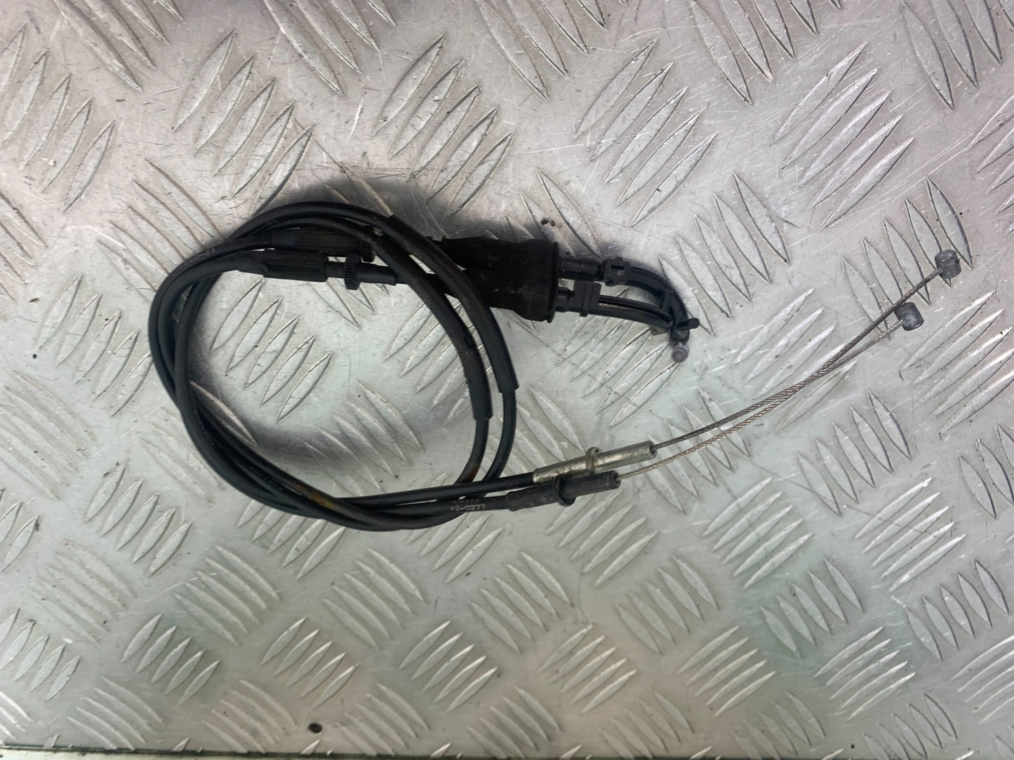 KAWASAKI ZX6R THROTTLE CABLES YEAR 2009-2012 (CMB1136)