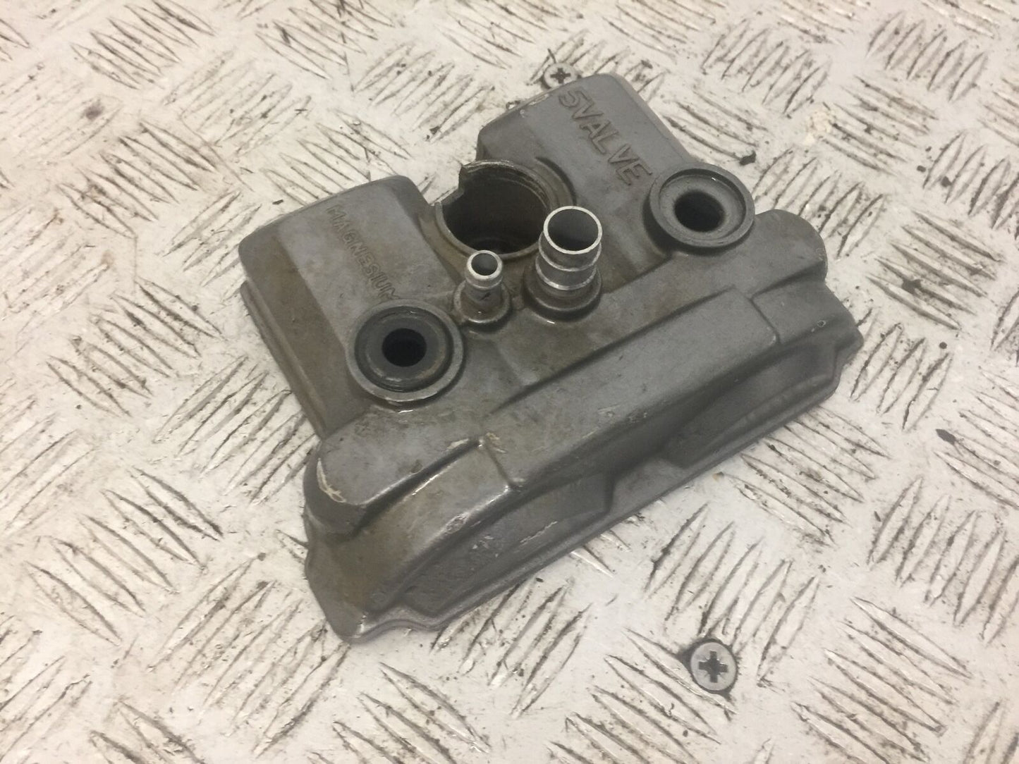 YAMAHA YZF250 YZF 250 ROCKER COVER YEAR 2004 (STOCK 792)