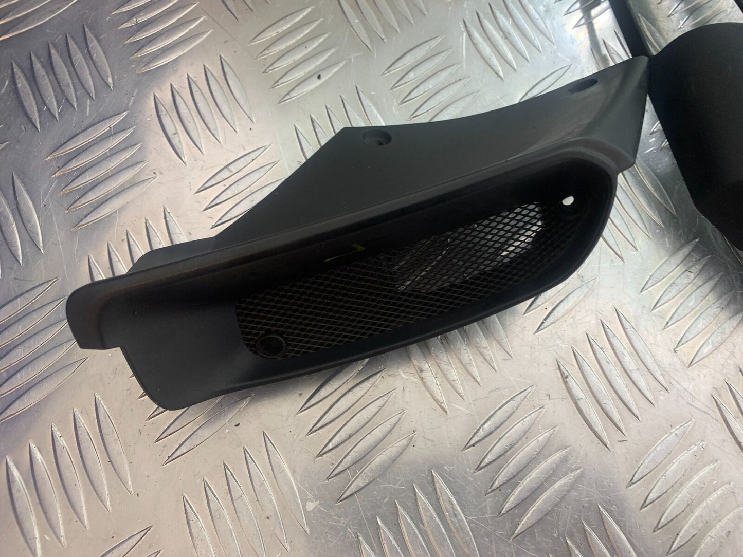 DUCATI DIAVEL 1200 LEFT FRONT INDICATOR PANELS YEAR 2014-17 (CMB1054)