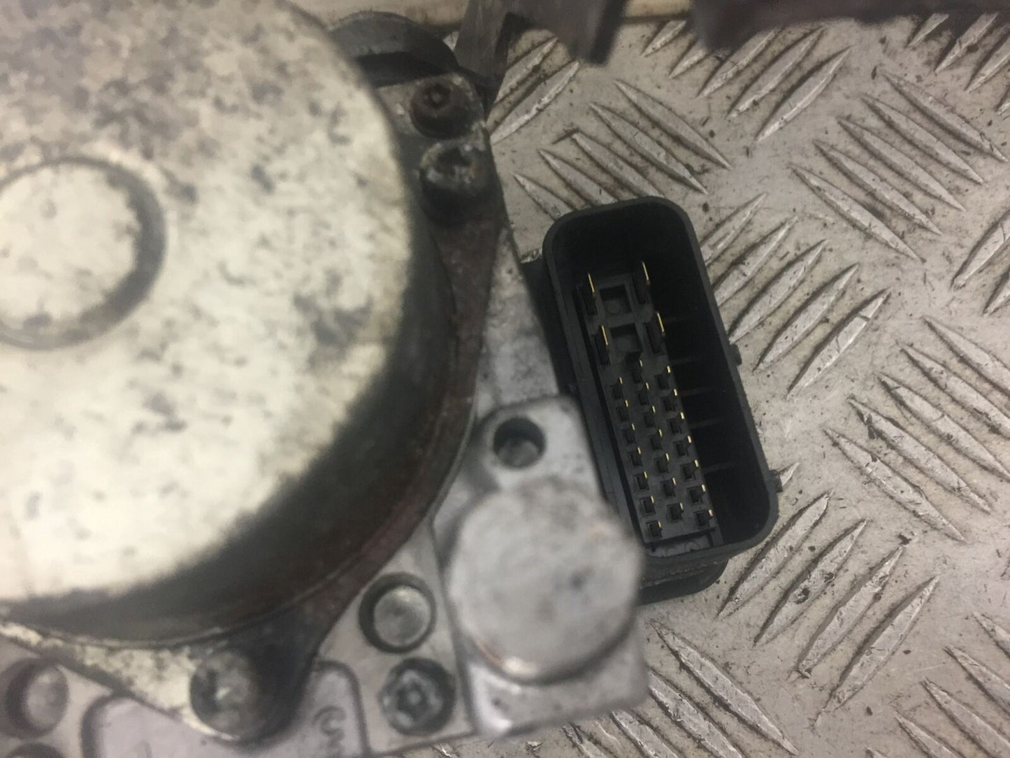 TRIUMPH TROPHY 1215 SE ABS PUMP YEAR 2012-2017 (STOCK 567)