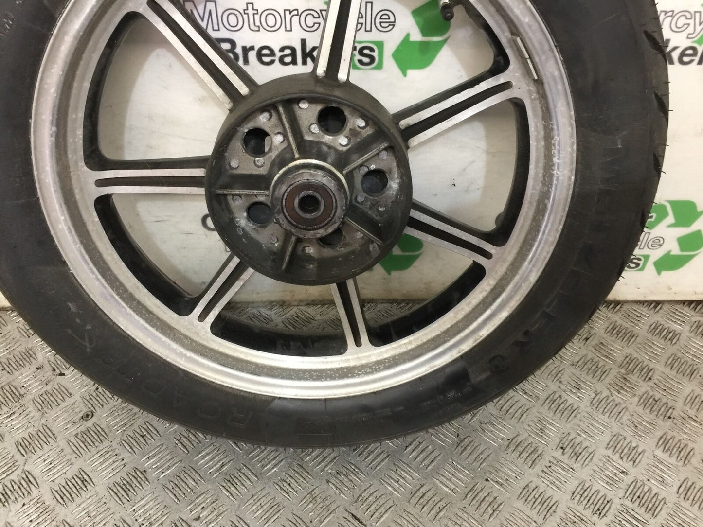 TRIUMPH BONNEVILLE 865 REAR WHEEL YEAR 2008-2015 (STOCK 904)