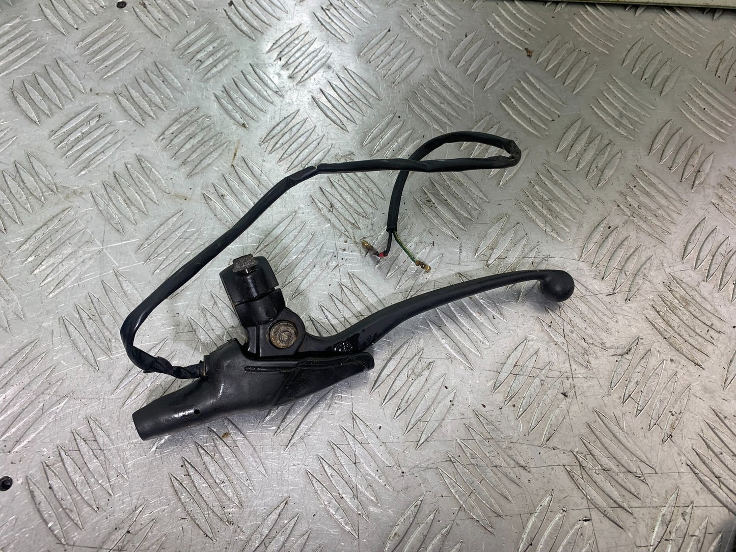 HONDA CG125 CG 125 FRONT BRAKE LEVER AND BRACKET YEAR 1998-2000 (CMB1282)