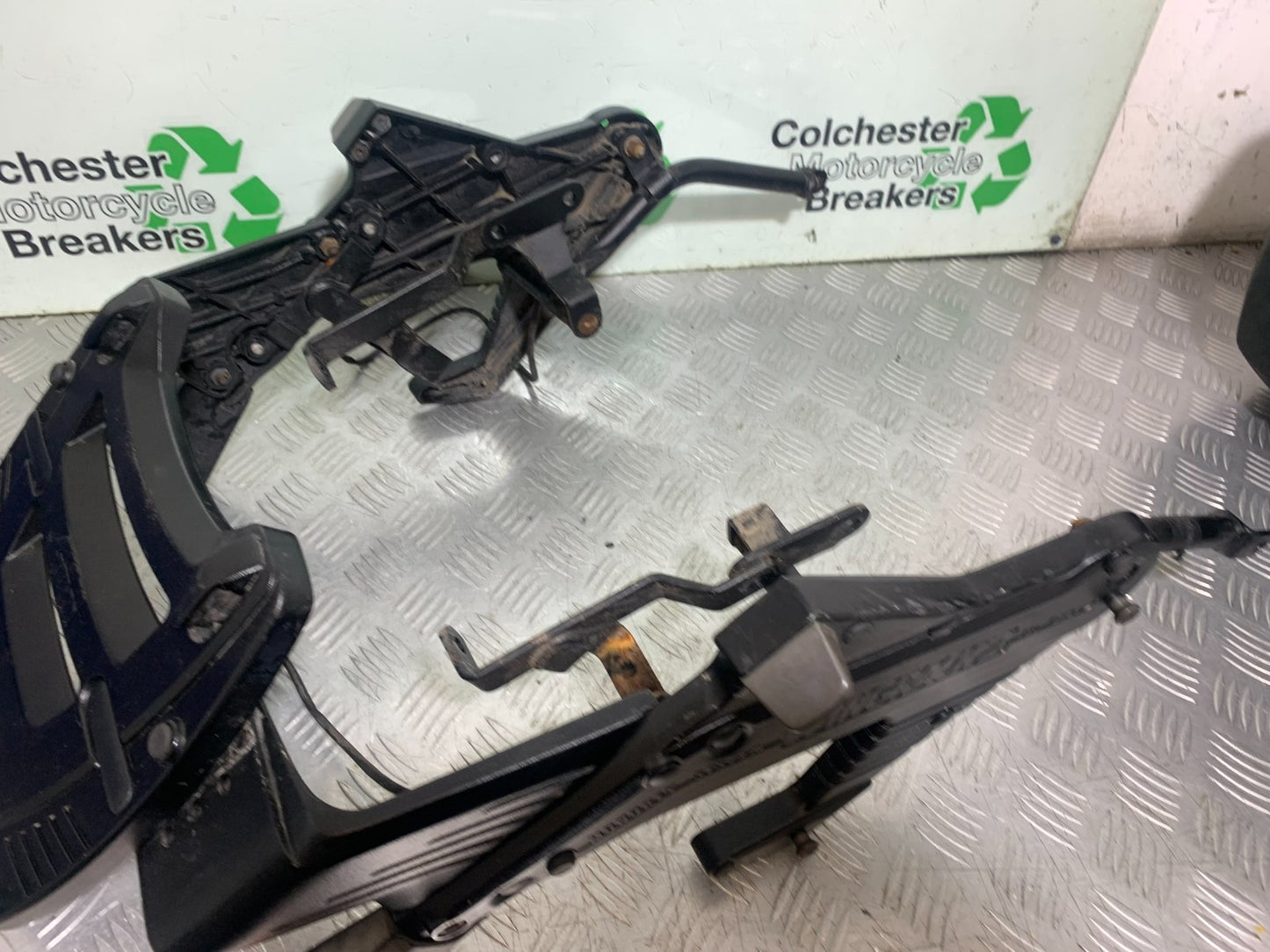 YAMAHA XJ900 DIVERSION MONOKEY RACK & GIVI TOP BOX YEAR 1994-2002(CMB1292)