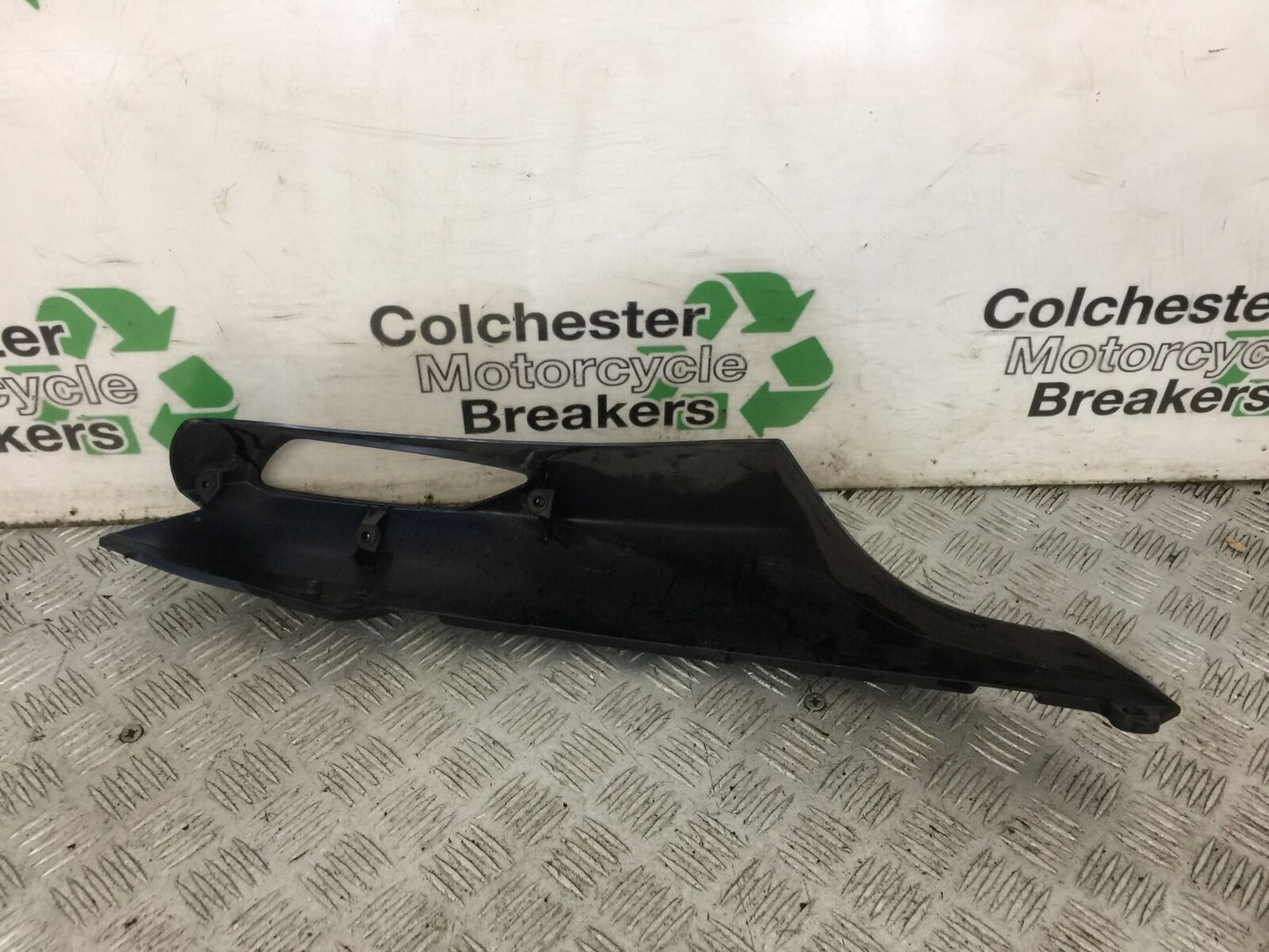 KAWASAKI ZZR1400 ZZR 1400 RIGHT SEAT PANEL YEAR 2007-11(STOCK 893)
