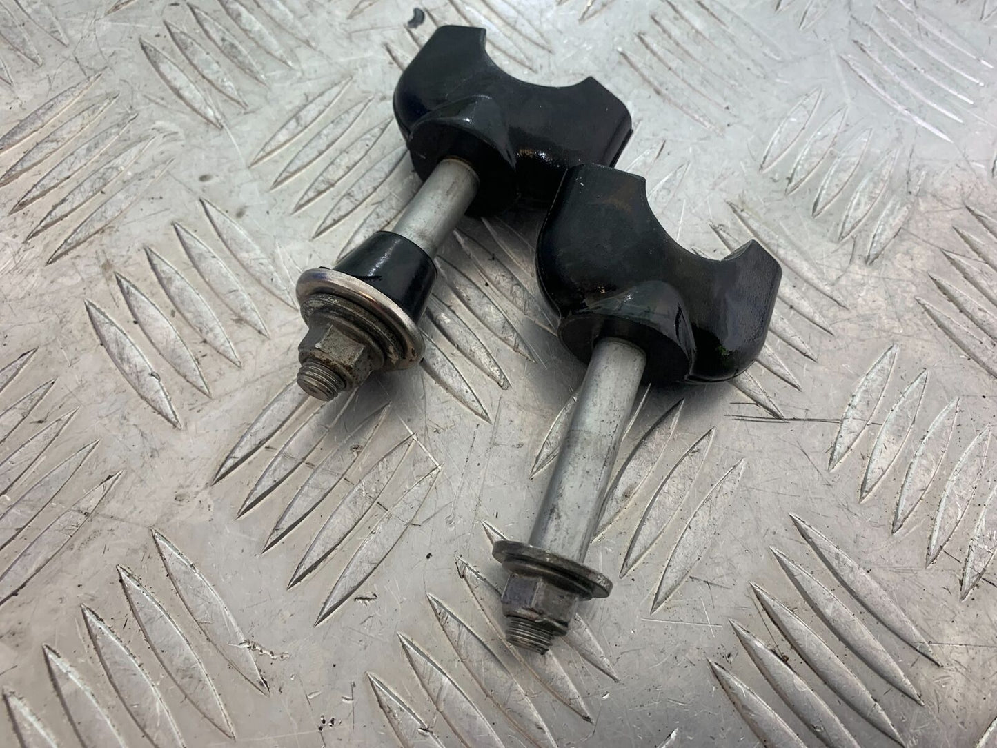 BENELLI TORNADO TNT 125 HANDLEBAR CLAMPS YEAR 2024 (CMB1090)