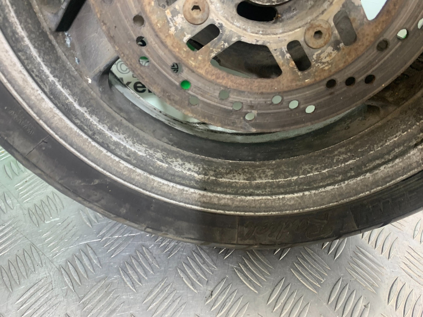 KAWASAKI ZZR1100 D REAR WHEEL AND DISC YEAR 1993-2001 (CMB1164)