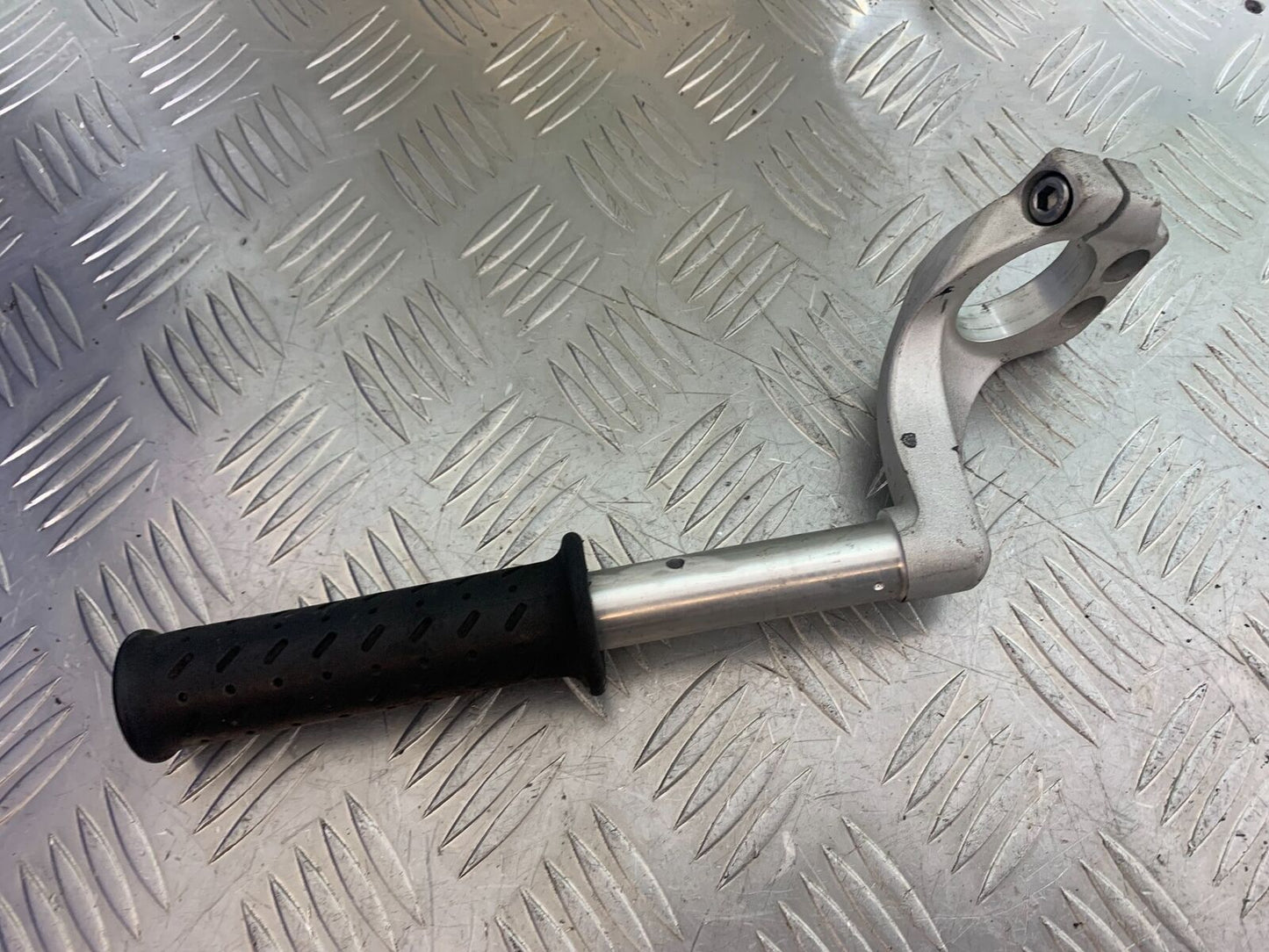 TRIUMPH 955i SPRINT ST LEFT HANDLEBAR YEAR 1999-2004 (CMB1124)