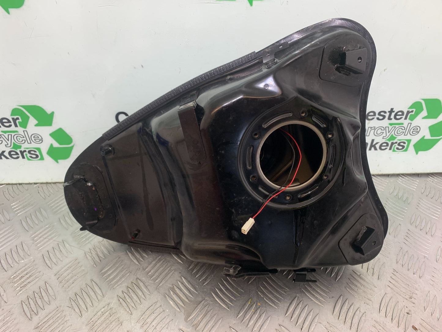 TRIUMPH TRIDENT 660 PETROL TANK YEAR 2021-2024 (CMB1148)