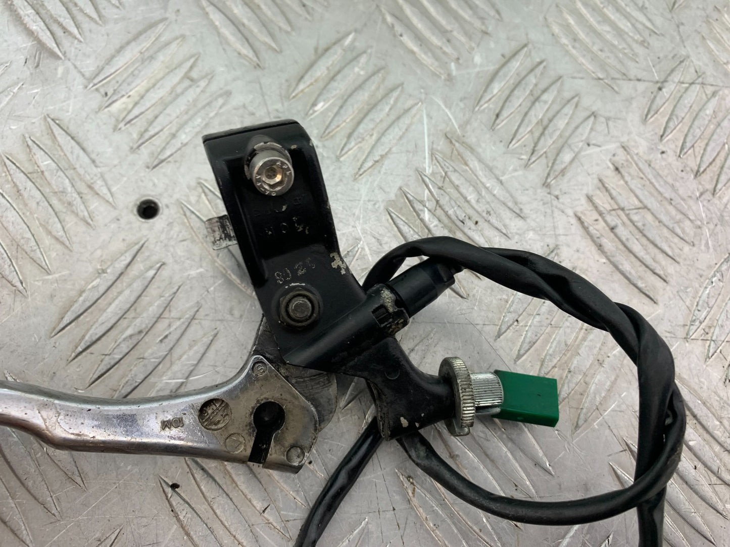 YAMAHA XV1100 XV 1100 VIRAGO CLUTCH LEVER & BRACKET 1990-1999 (CMB1190)