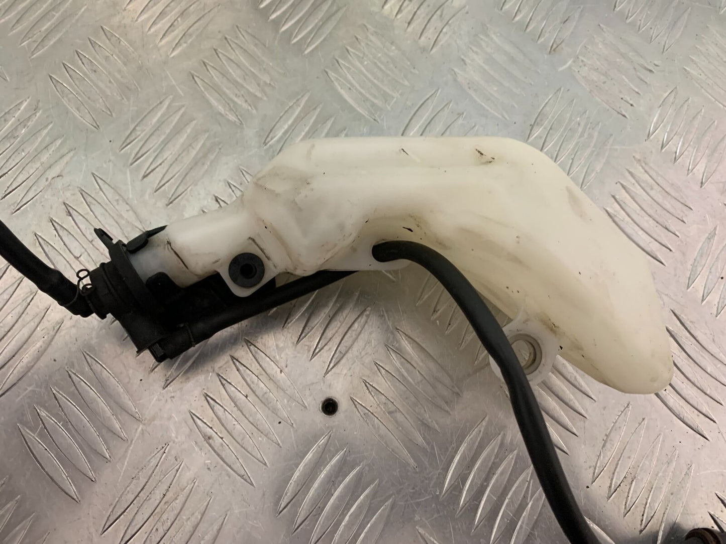 YAMAHA MT09 MT-09 TRACER 900 GT COOLANT BOTTLE YEAR 2018-2020 (STOCK 982)
