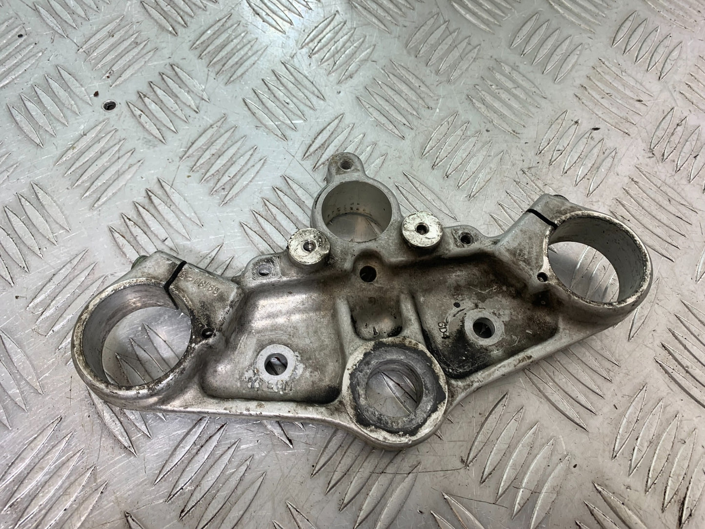 TRIUMPH T509 SPEED TRIPLE TOP YOKE YEAR 1997-1998 (CMB1144)