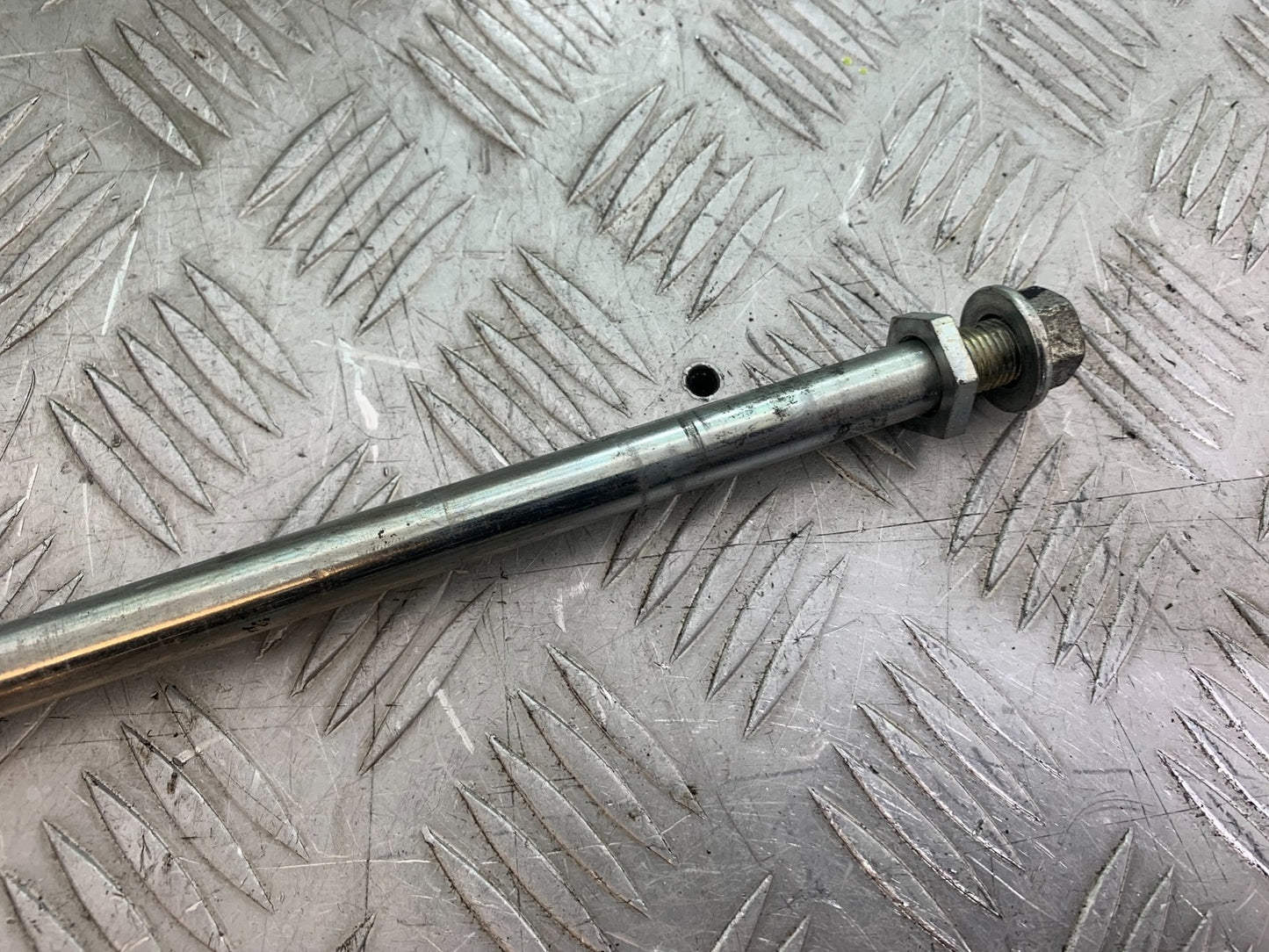KTM RC125 RC 125 RC SWINGARM SPINDLE 2014 2017 (CMB1199)