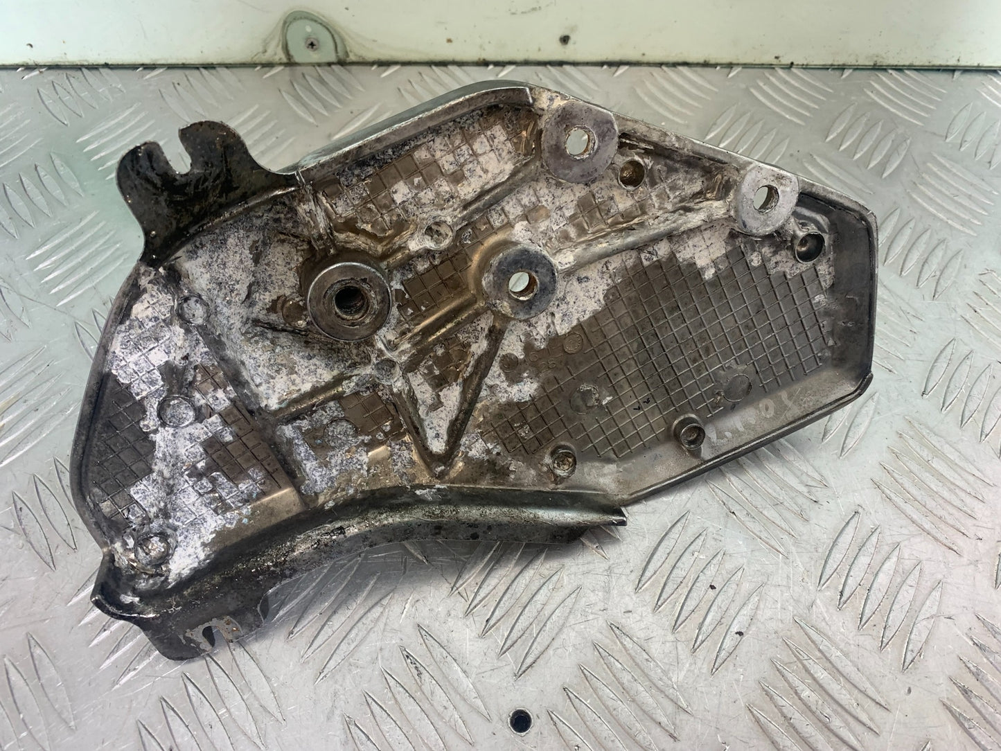 BMW K1200 K 1200 LT FRONT LEFT HANGER AND PEG YEAR 1999-07 (CMB1138)