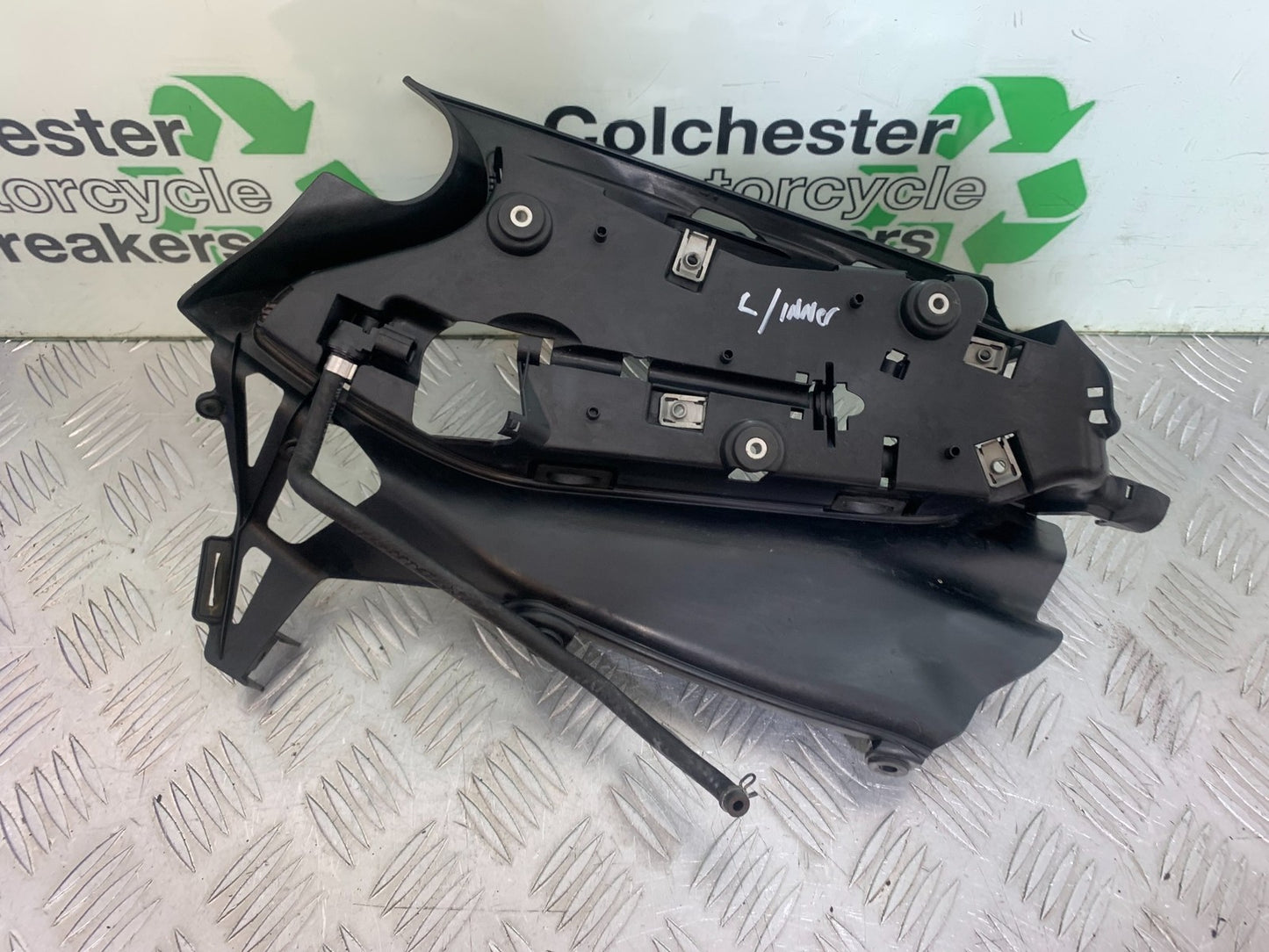 DUCATI 1299 PANIGALE LEFT INNER INFILL COVER YEAR 2016 (CMB 1187)