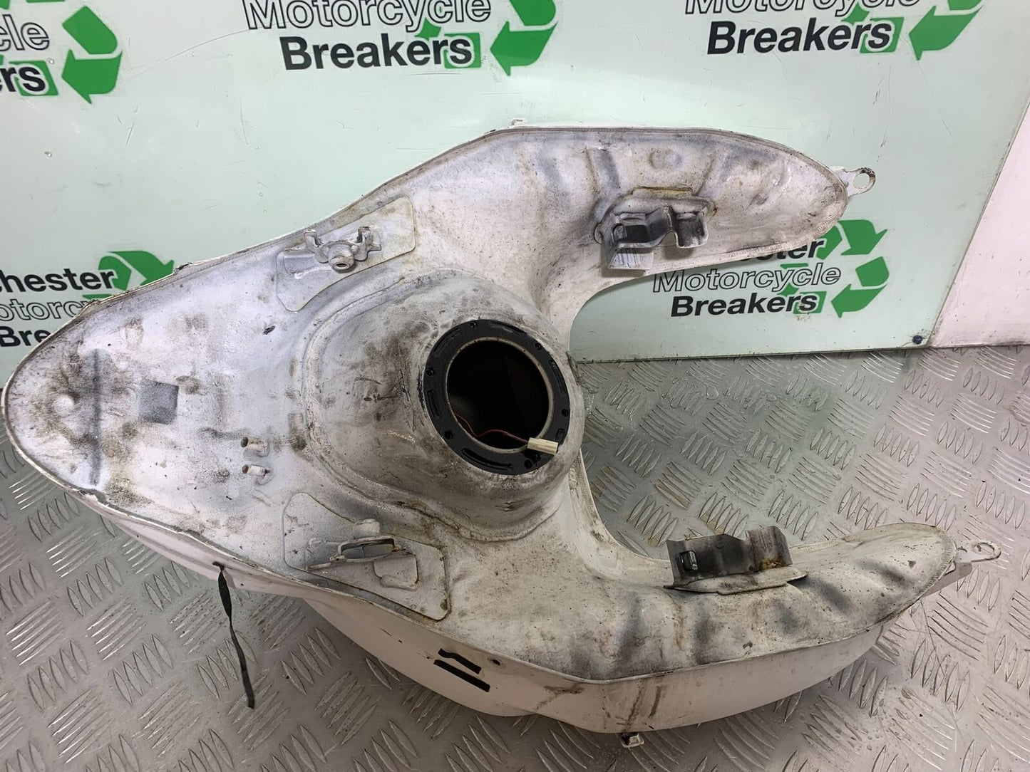 TRIUMPH TIGER 800 PETROL TANK YEAR 2011-2014 (CMB1113)
