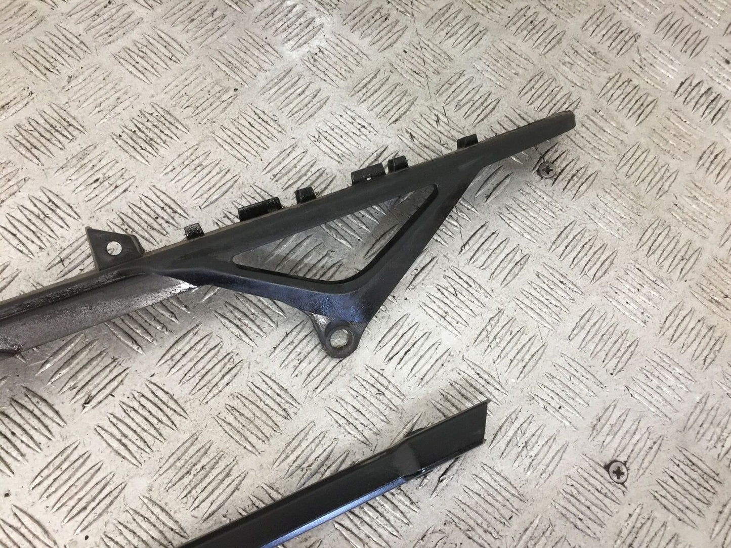 YAMAHA MT09 MT-09 CHAIN GUARD YEAR 2018 (STOCK 906)