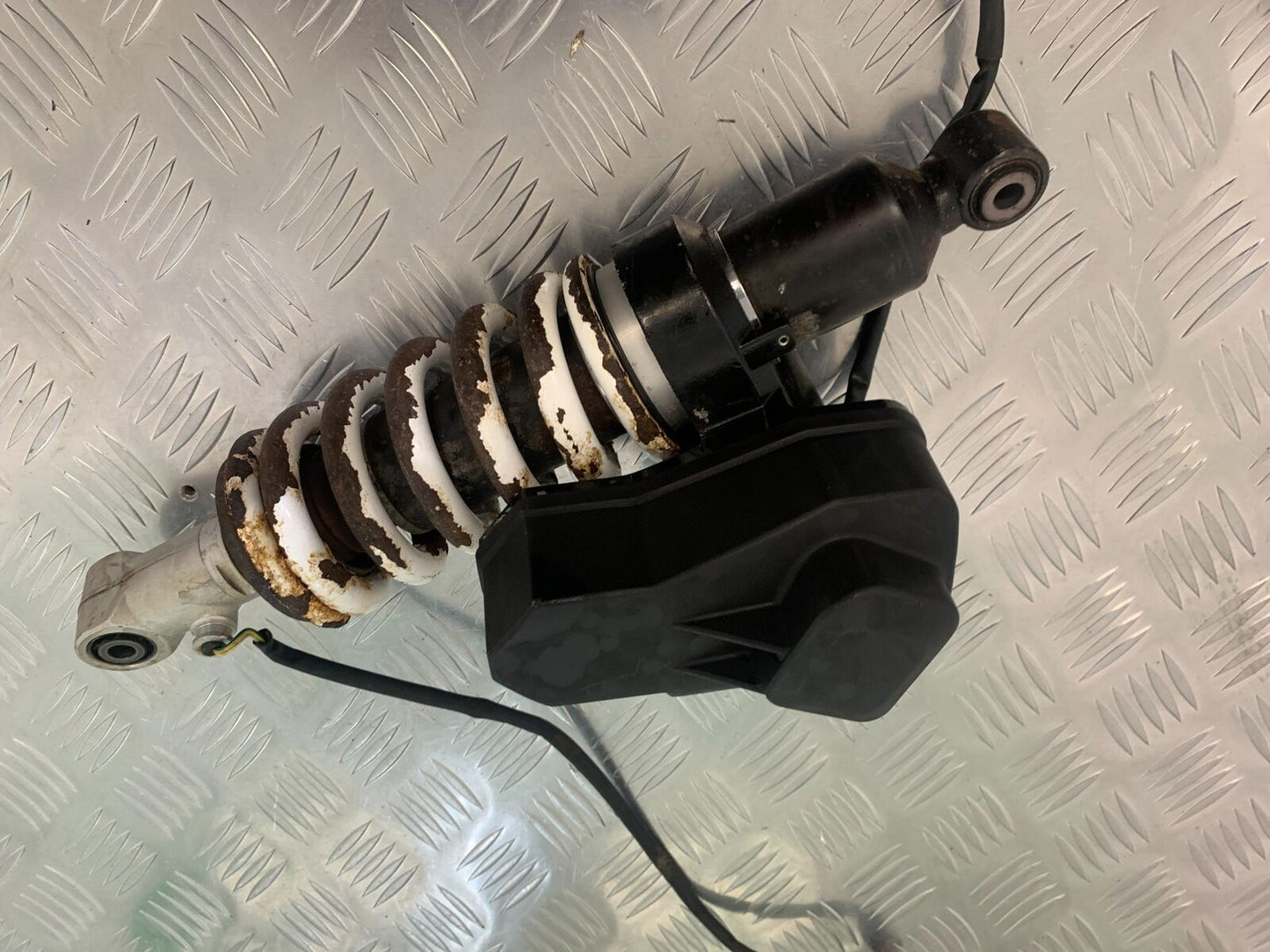 BMW R1200 RT R 1200 RT REAR SHOCK YEAR 2005-2009 (STOCK 943)