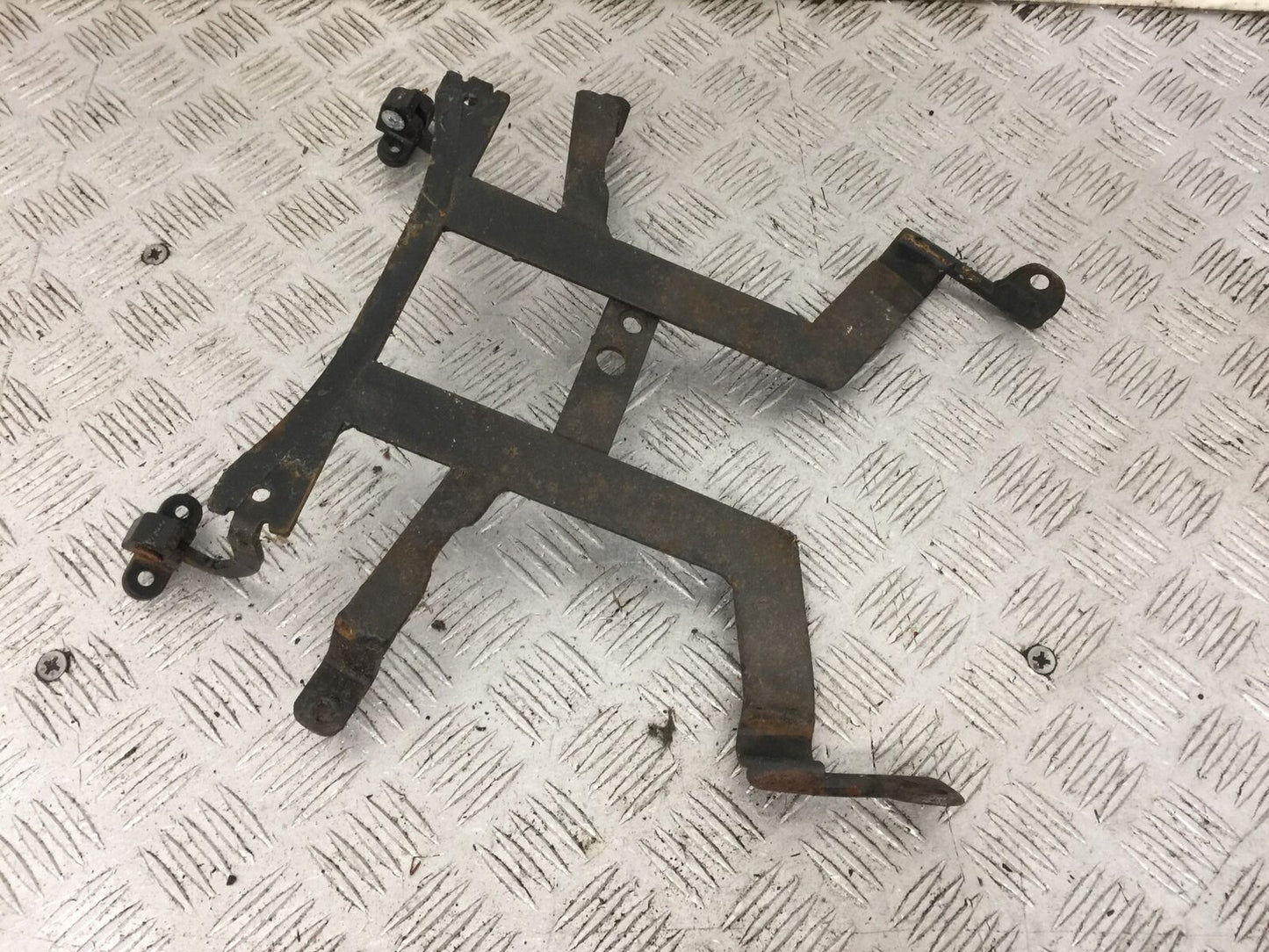 APRILIA 850 MANA AUTOMATIC SEAT BRACKET YEAR 2007-2012 (STOCK 875)
