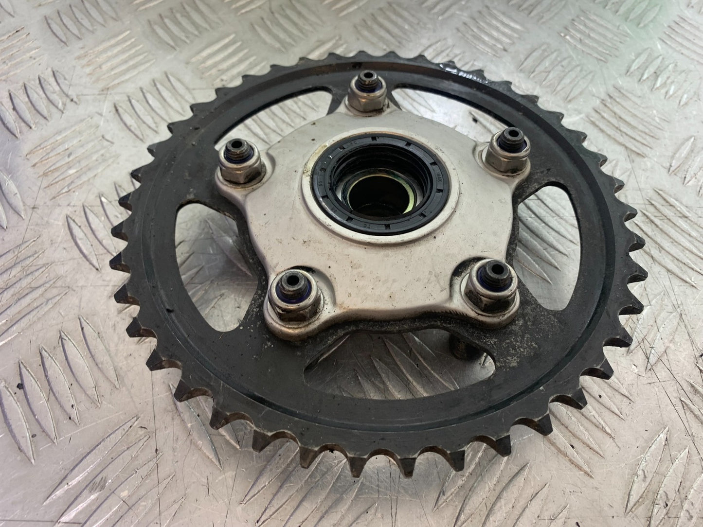 APRILIA RSV4 FACTORY REAR SPROCKET CARRIER YEAR 2009-2012 (CMB1224)
