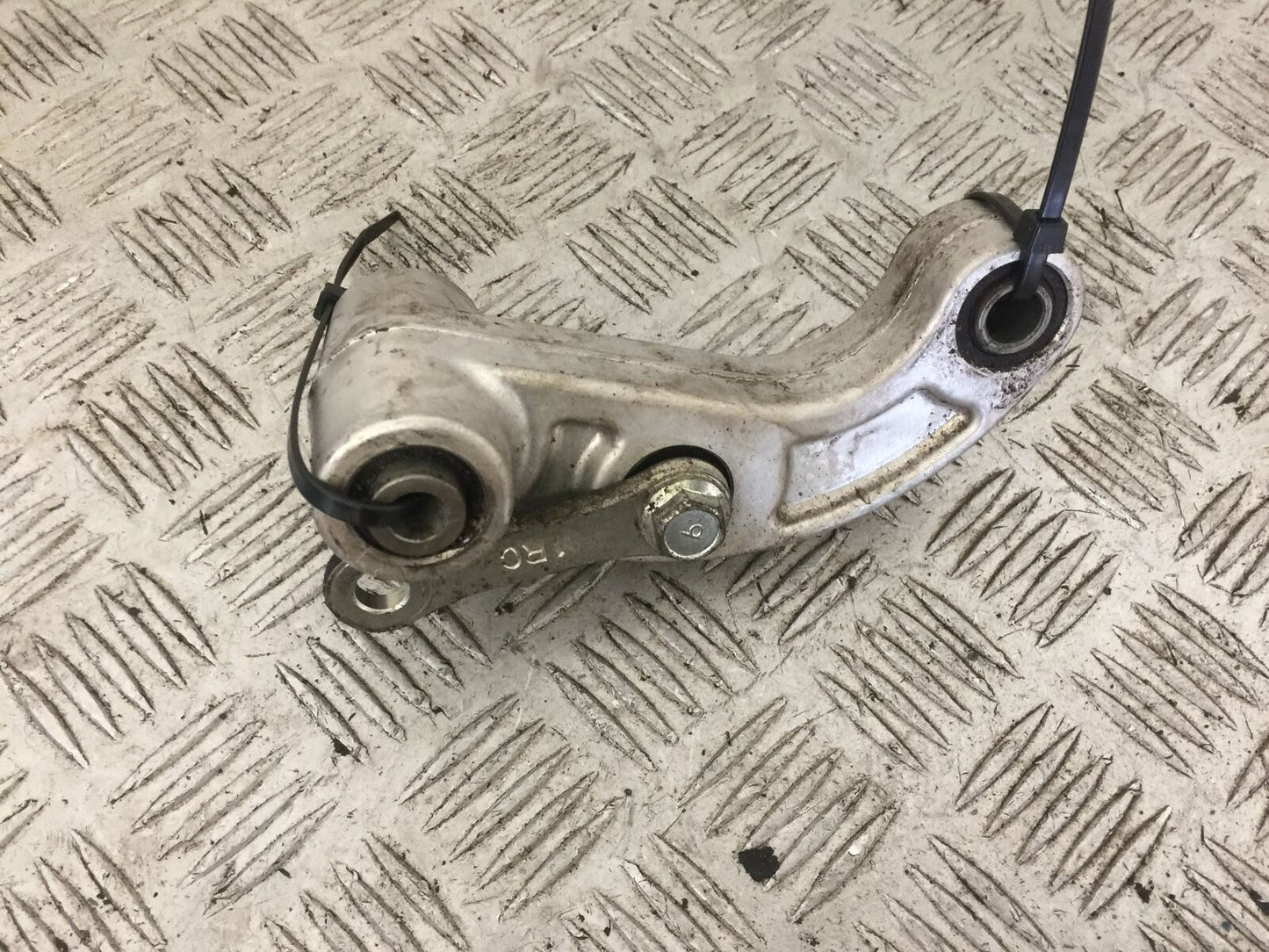 YAMAHA MT09 MT-09 REAR SHOCK LINKAGE YEAR 2019 (STOCK 730)