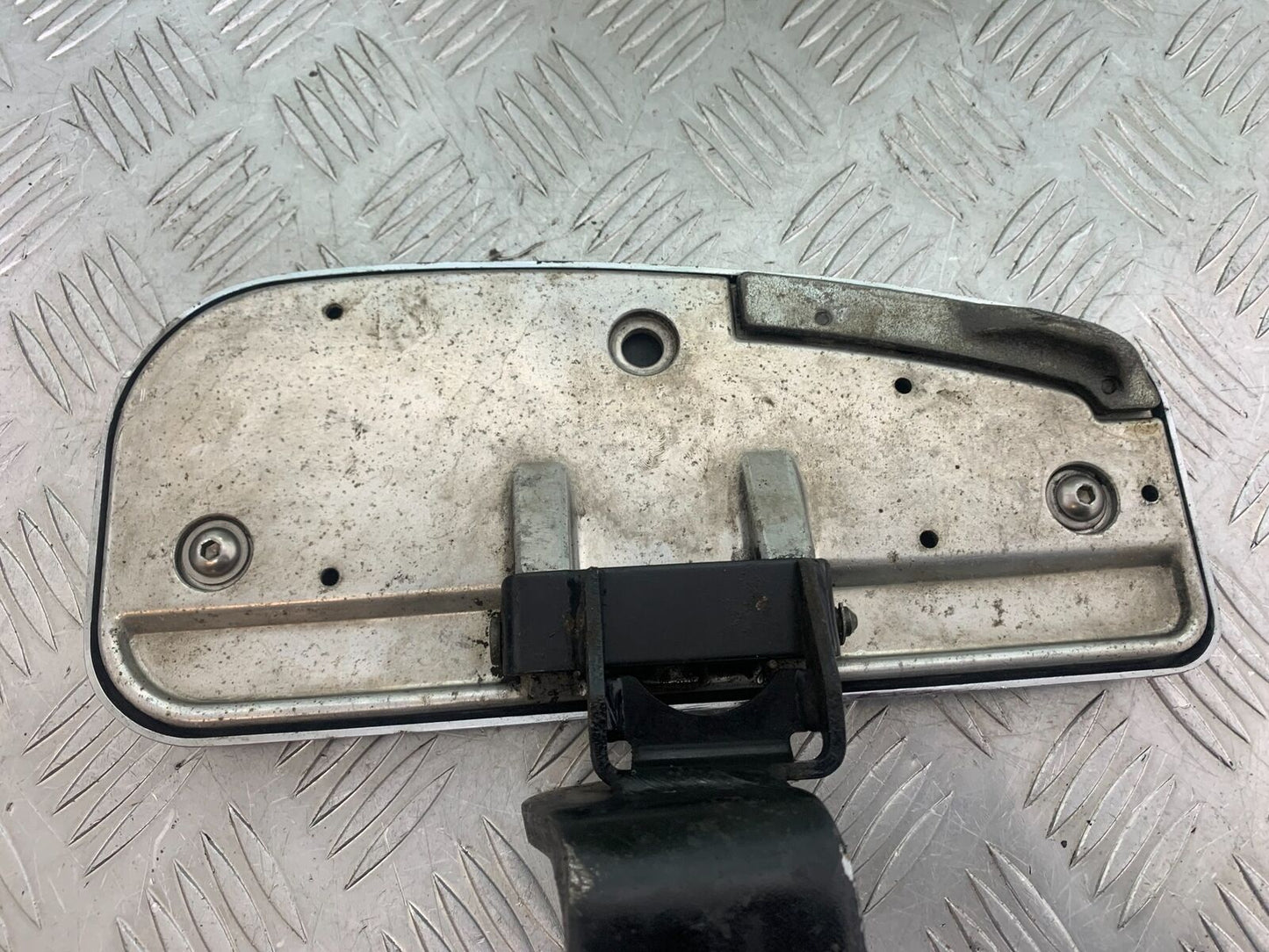 YAMAHA XVS 1100 DRAGSTAR LEFT FOOTBOARD YEAR 2000-2007 (CMB1108)