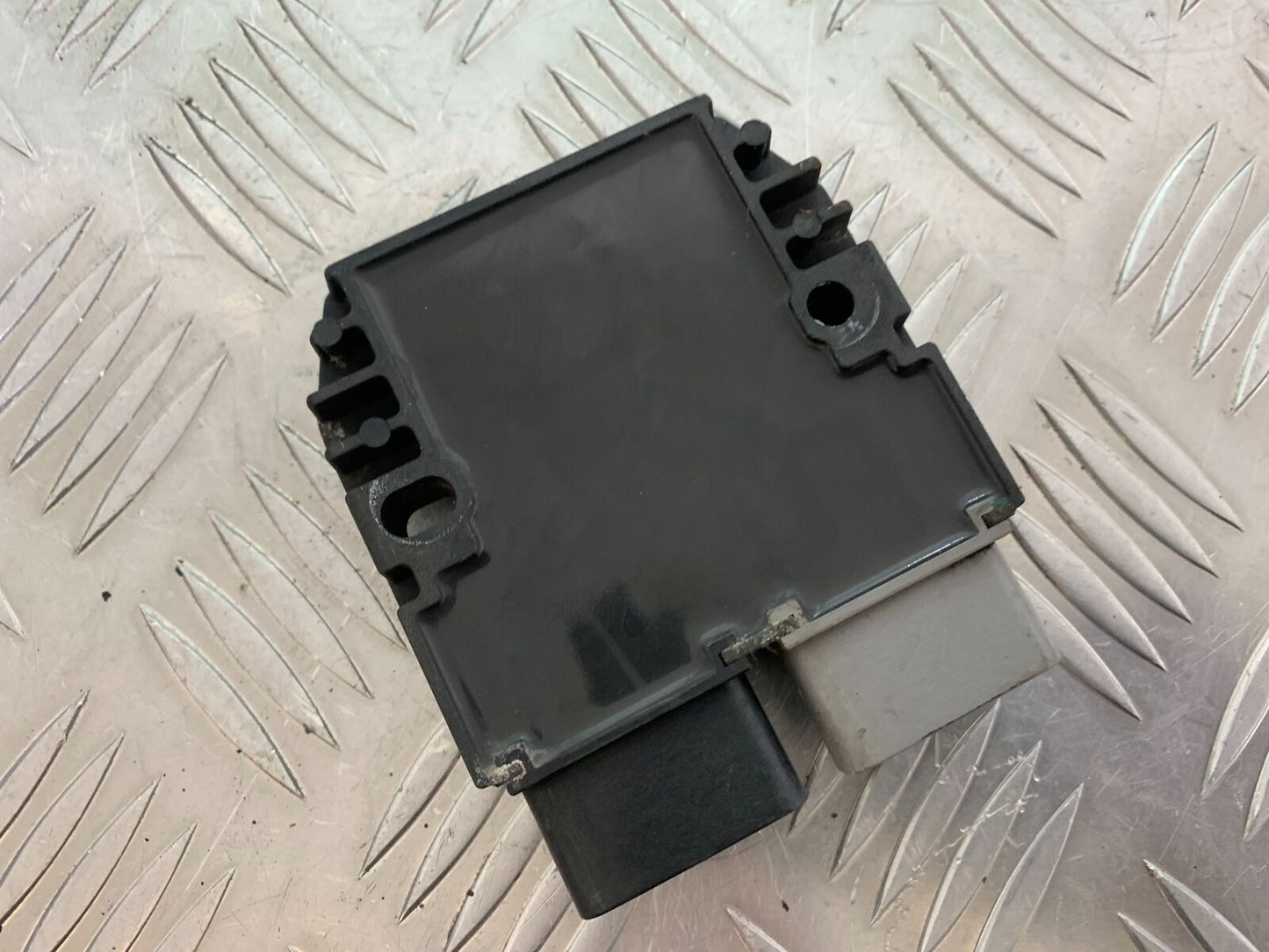 YAMAHA FJR1300 FJR 1300 REGULATOR YEAR 2001-05 (CMB1005)