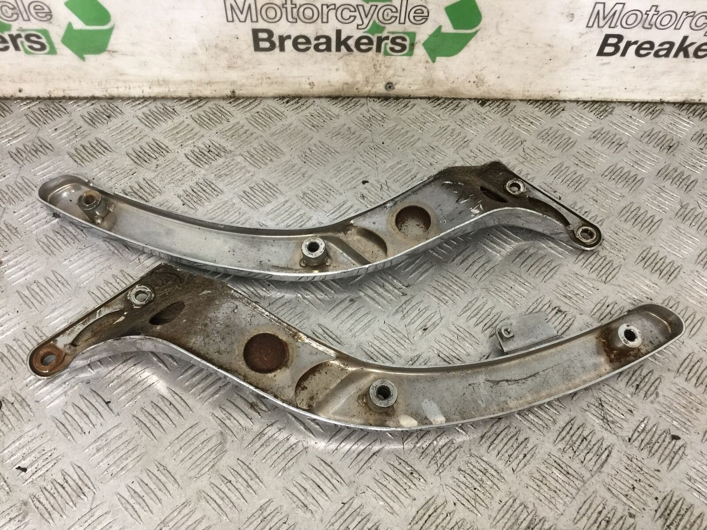 YAMAHA XVS 650 DRAGSTAR CHROME FRAME COVERS YEAR 1996-2006 (STOCK 883)