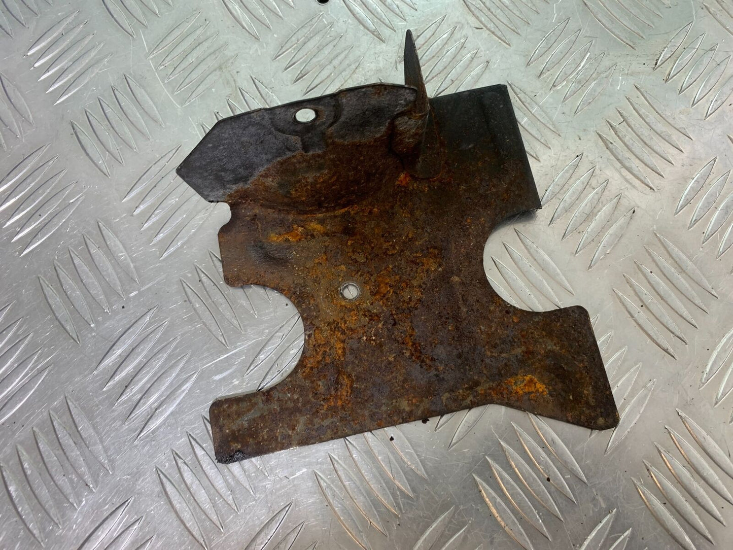 YAMAHA XV750 XV 750 VIRAGO BATTERY TRAY YEAR 1992 (CMB1016)