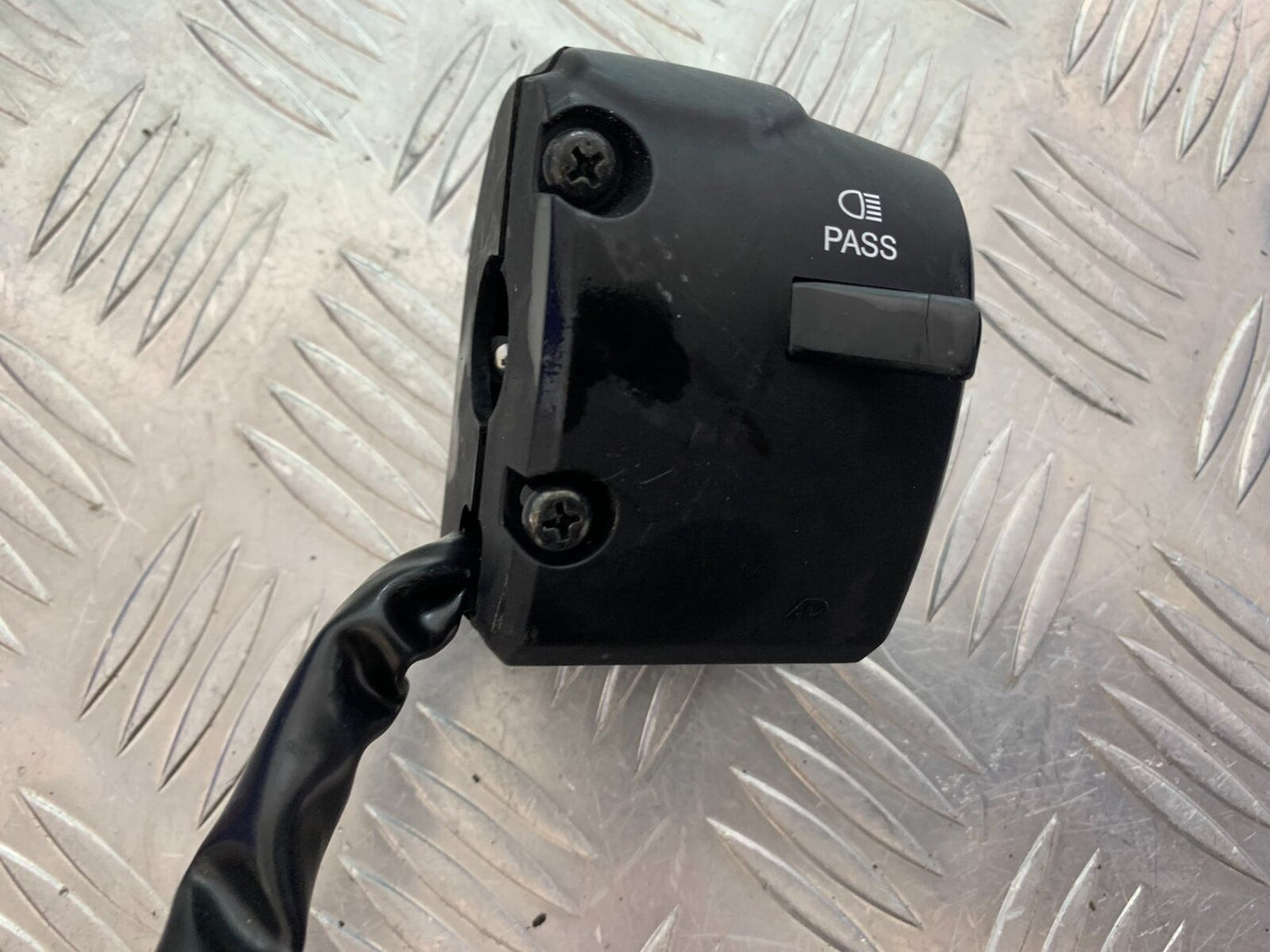 KAWASAKI ZX10R ZX 10R LEFT SWITCH GEAR YEAR 2016-2020 (CMB1015)