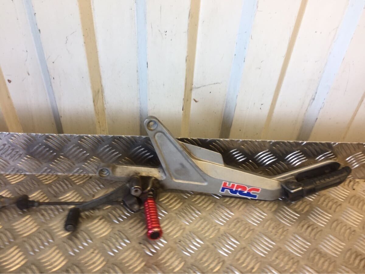 HONDA CB900 CB 900 HORNET LEFT HANGER COMPLETE YEAR 2002 - 2008