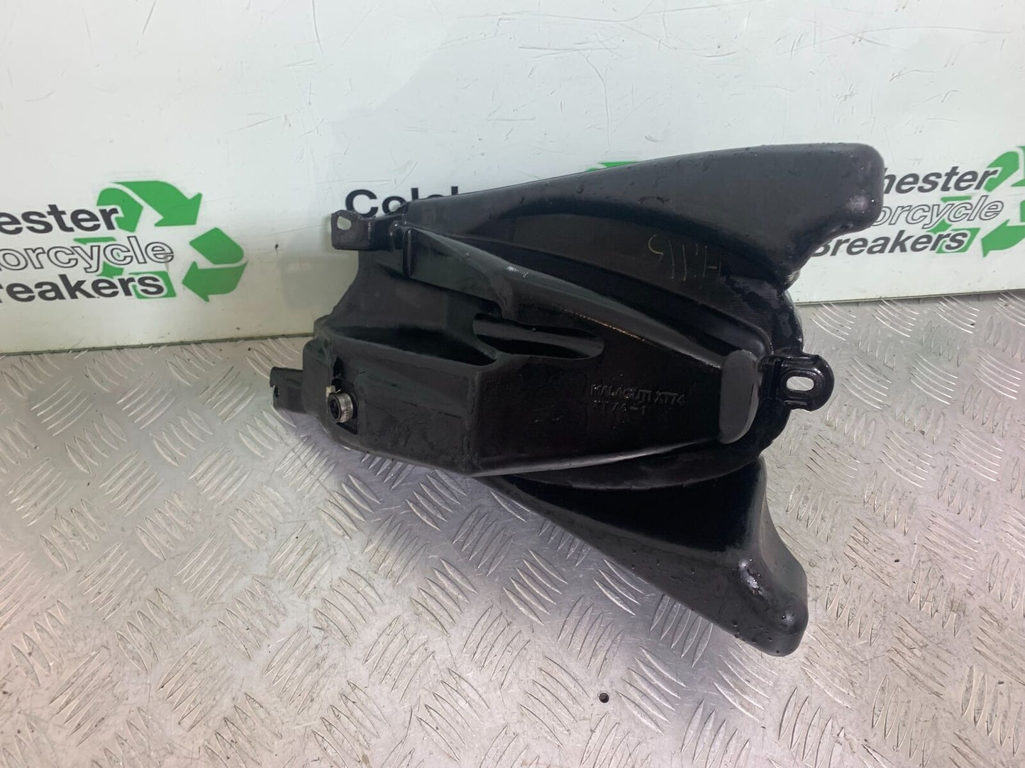 YAMAHA XT125 X XT 125 X PETROL TANK 2005-2011 (CMB1097)
