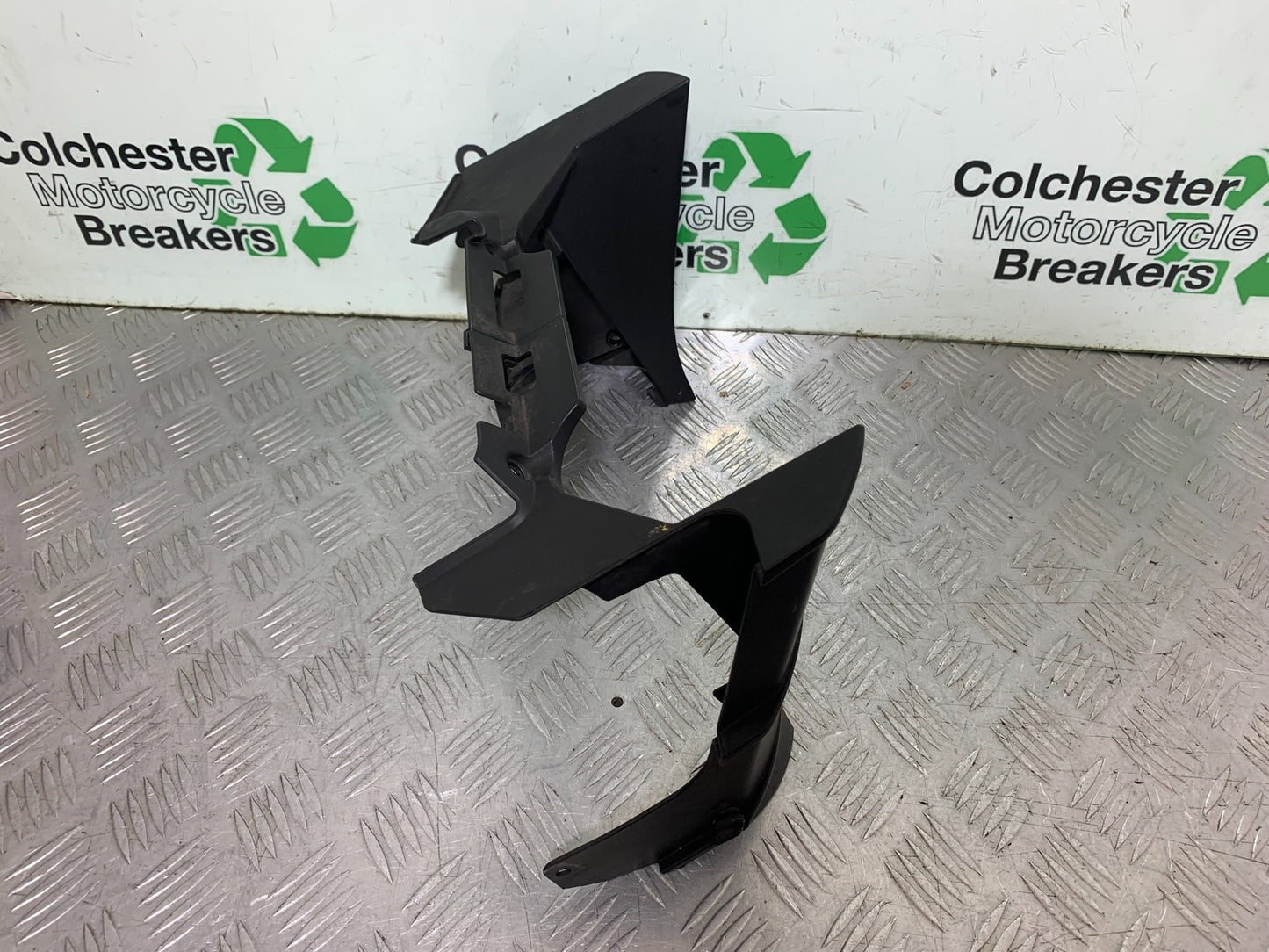 APRILIA TUONO 1000 V4R RADIATOR COWL YEAR 2011-13 (CMB1316)
