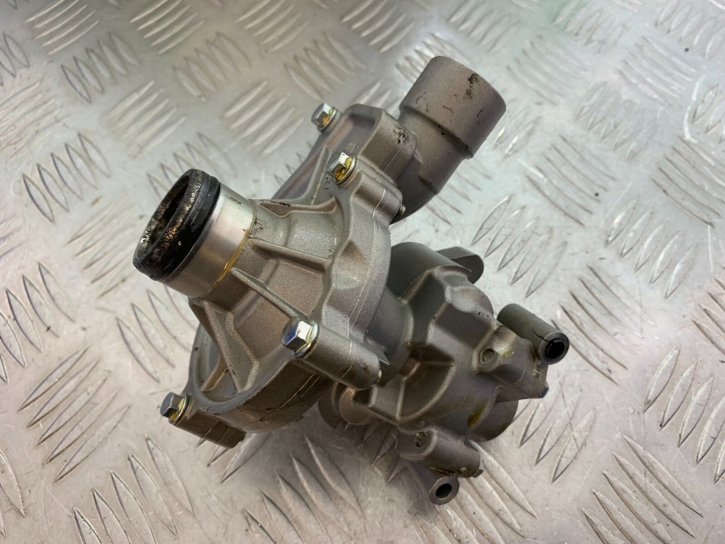 TRIUMPH 765 STREET TRIPLE RS OIL PUMP YEAR 2018-2021 (STOCK 968)