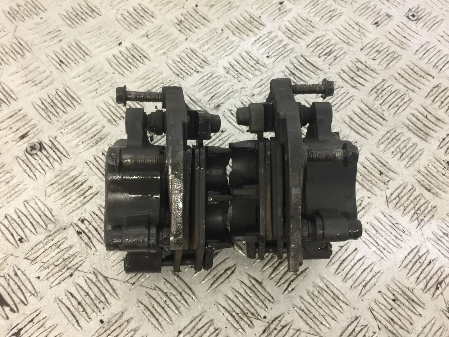 HONDA CBF600 CBF 600 FRONT BRAKE CALIPERS YEAR 2004-2006 (STOCK 700)