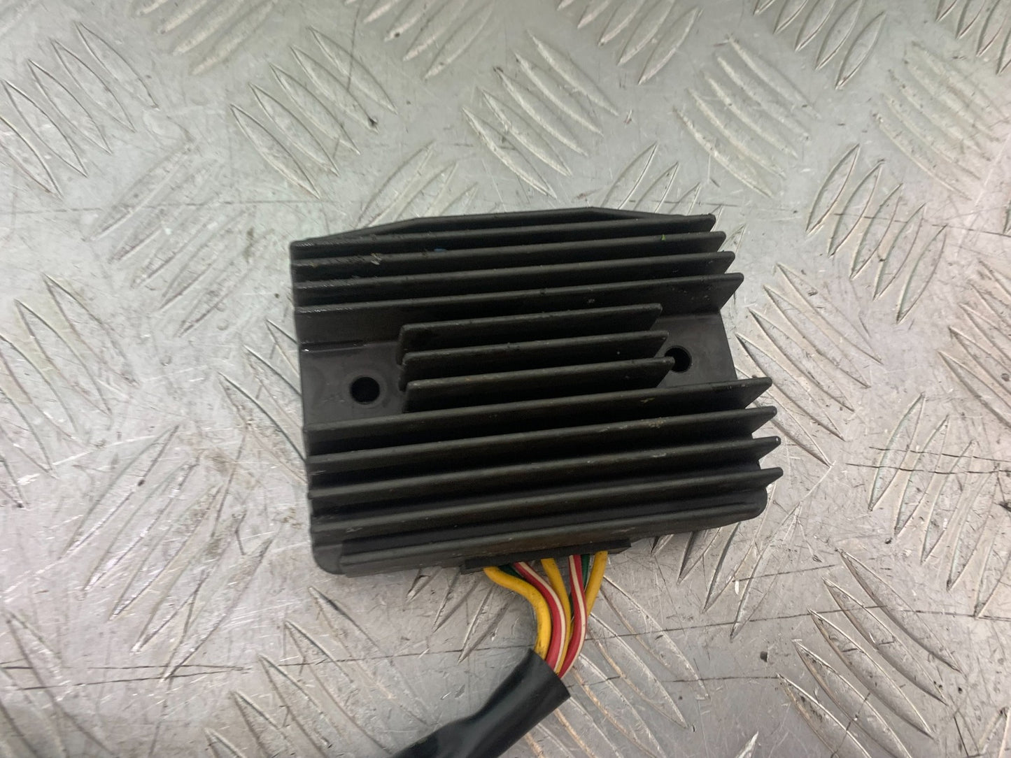 HONDA VFR800 PRE V-TEC REGULATOR YEAR 1998-2001 (CMB1233)